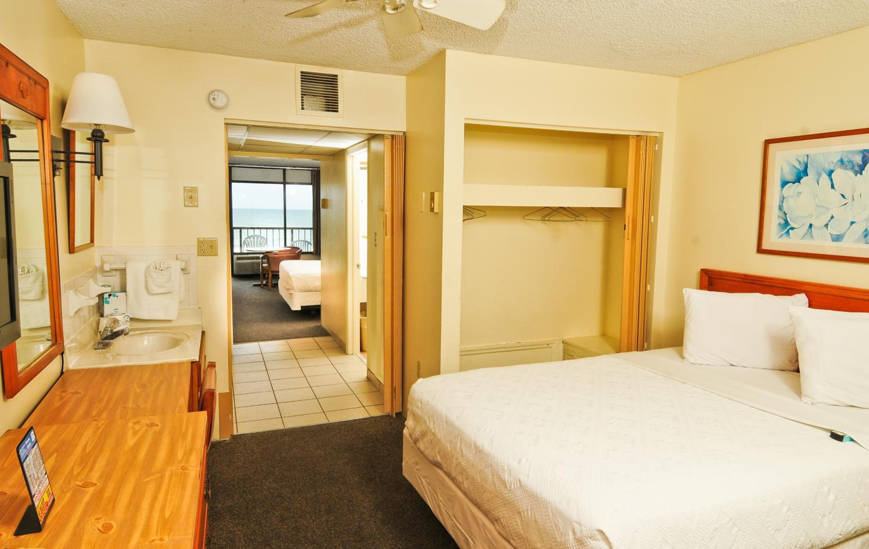 2 Room Oceanfront Efficiency Suite with 2 Queen Beds and 1 Sleeper Sofa - T1 photo 3
