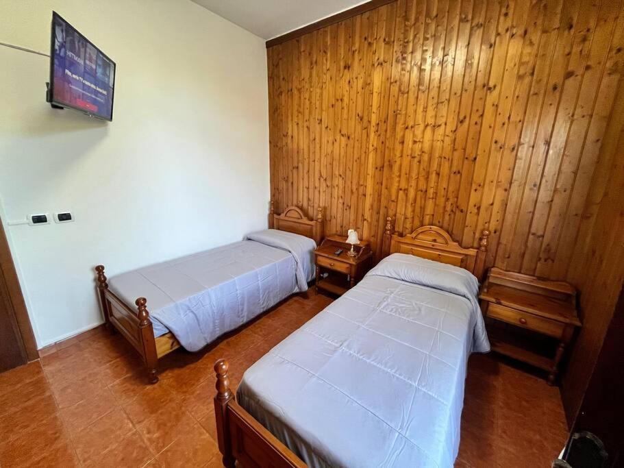 Three-Bedroom Apartment photo 2