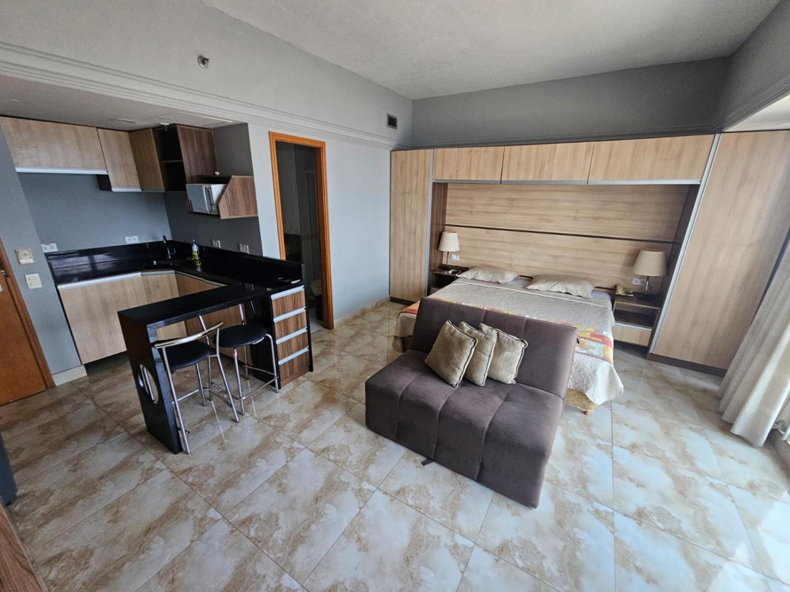 One-Bedroom Premium Apartment photo 1
