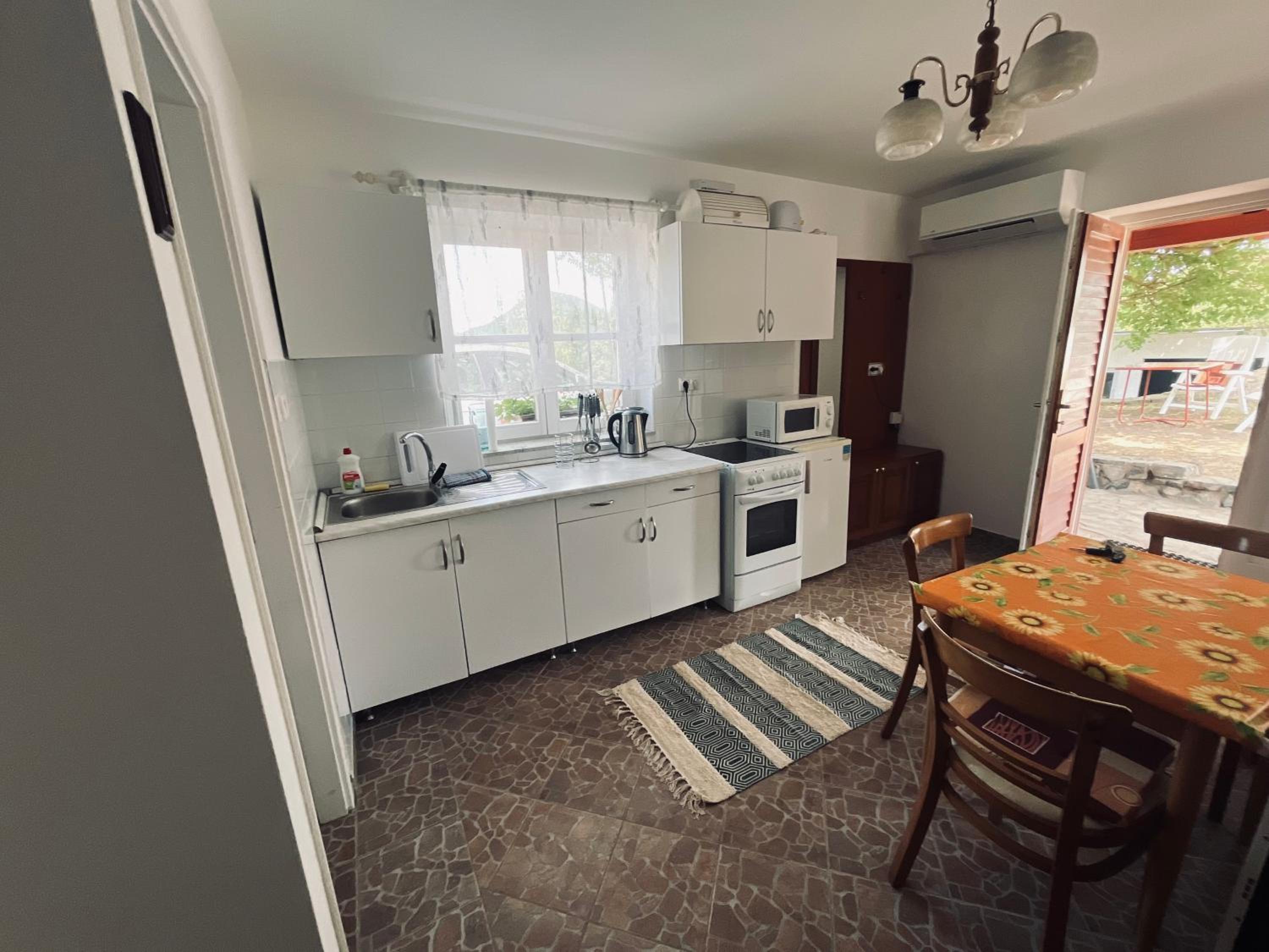 One-Bedroom House photo 2