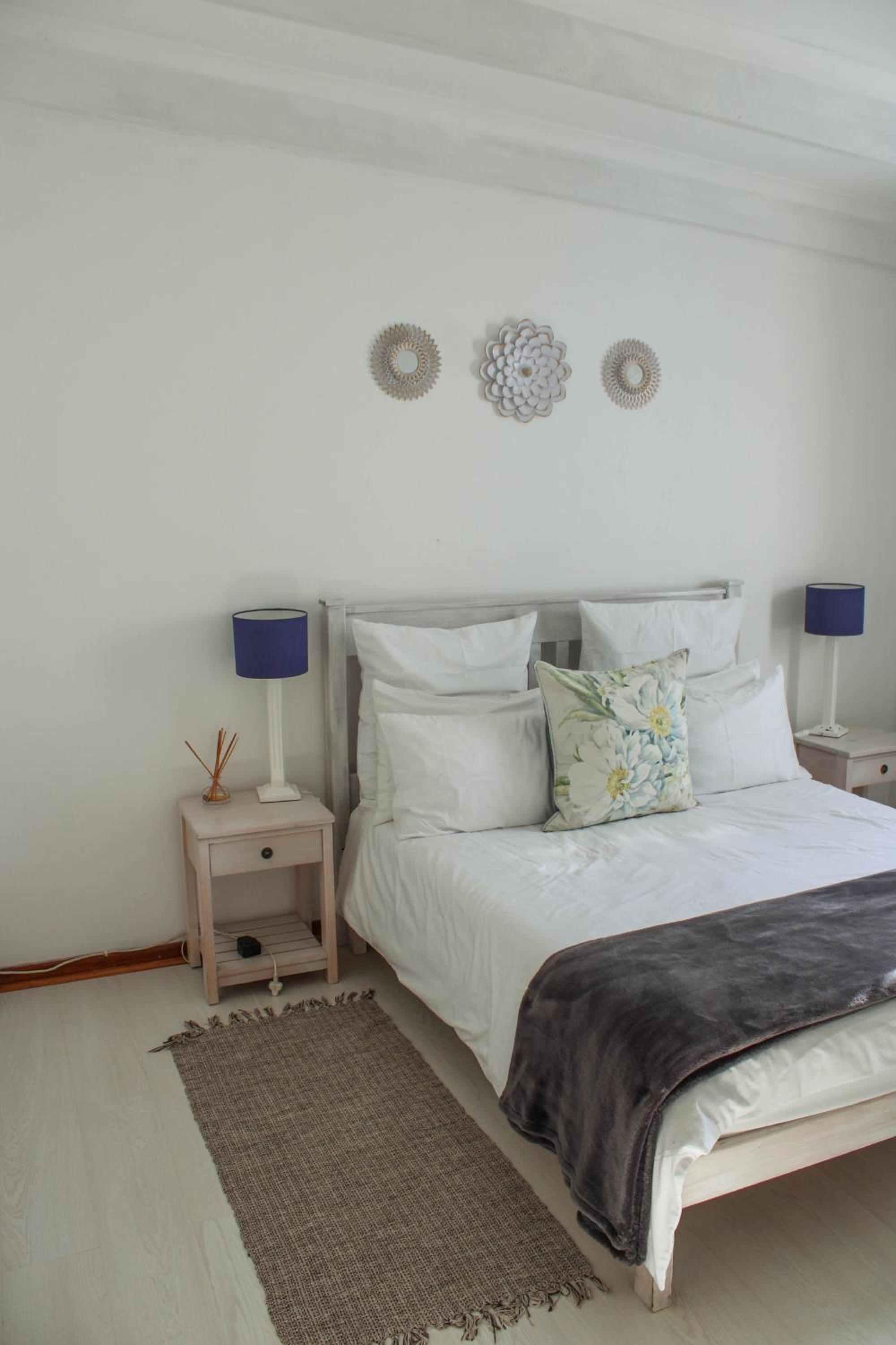 Four-Bedroom House - Photo 12