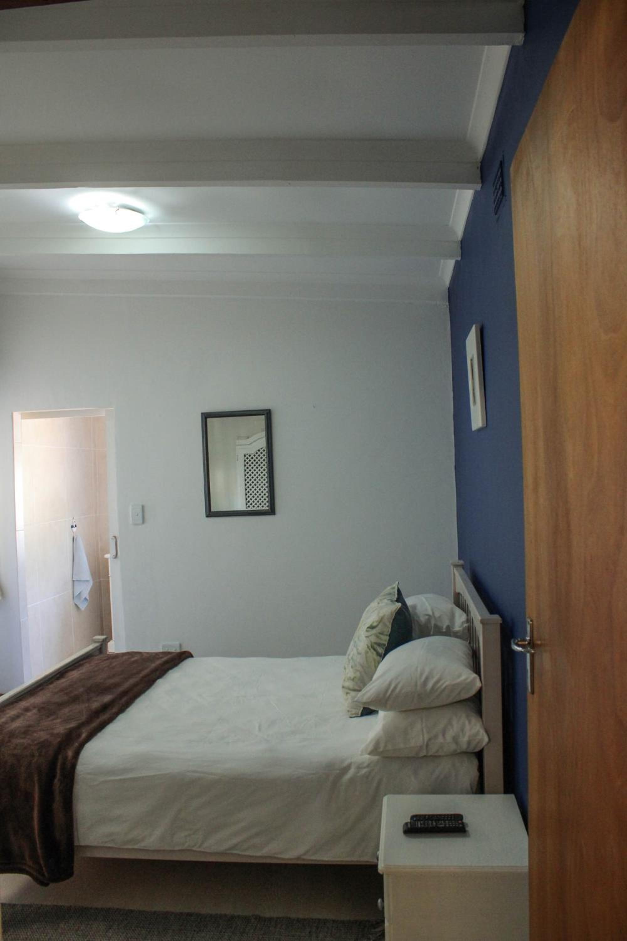 Four-Bedroom House - Photo 7