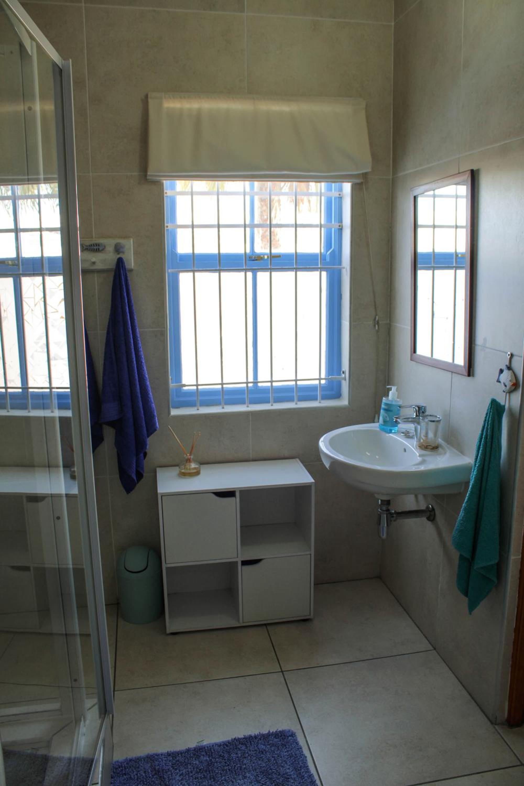 Four-Bedroom House - Photo 4