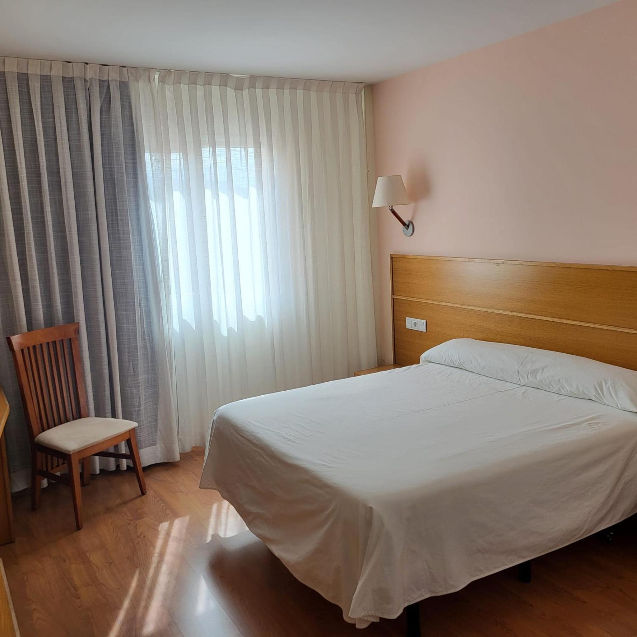 Double or Twin Room with Extra Bed - Photo 4