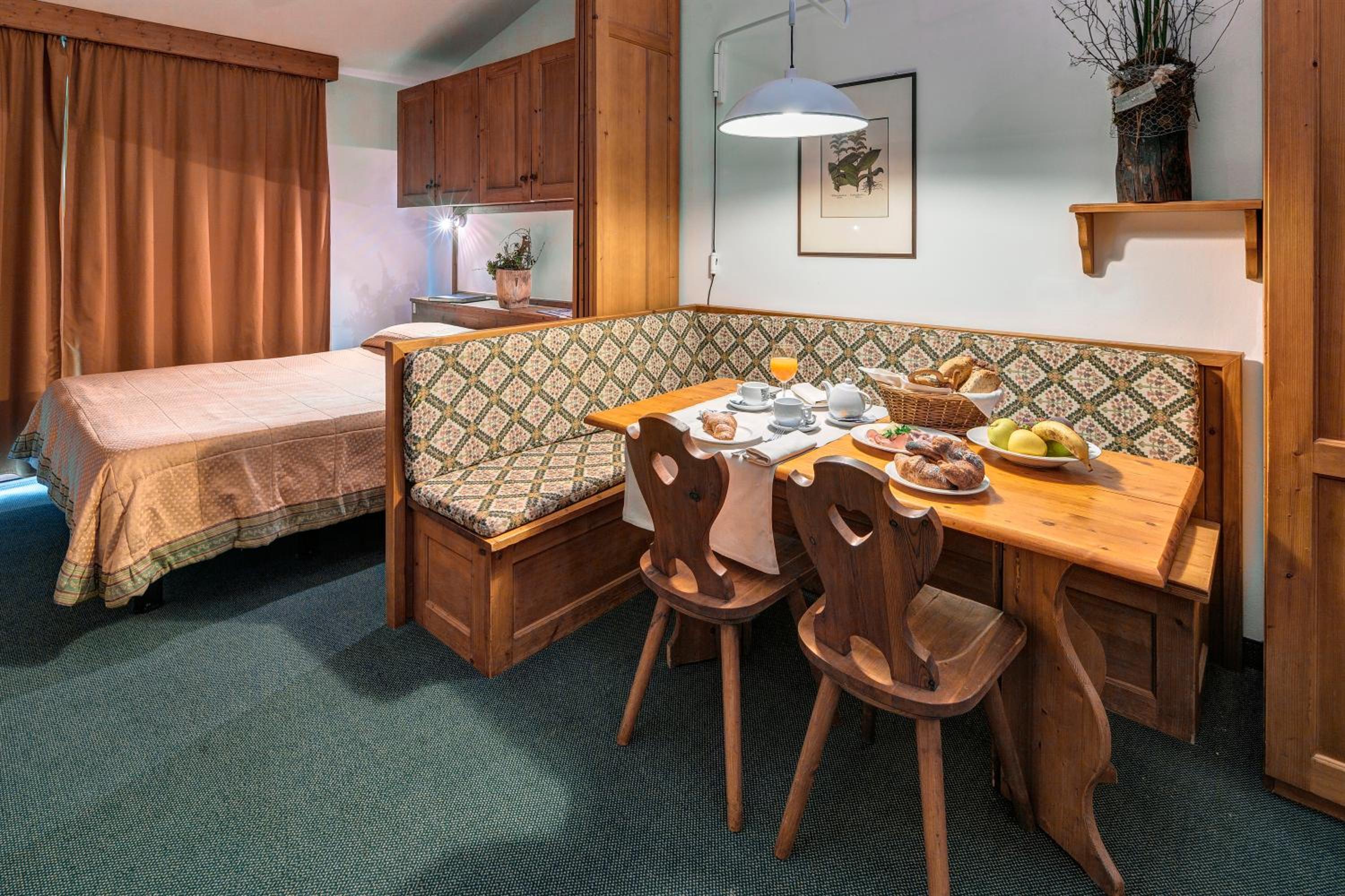Economy Triple Room