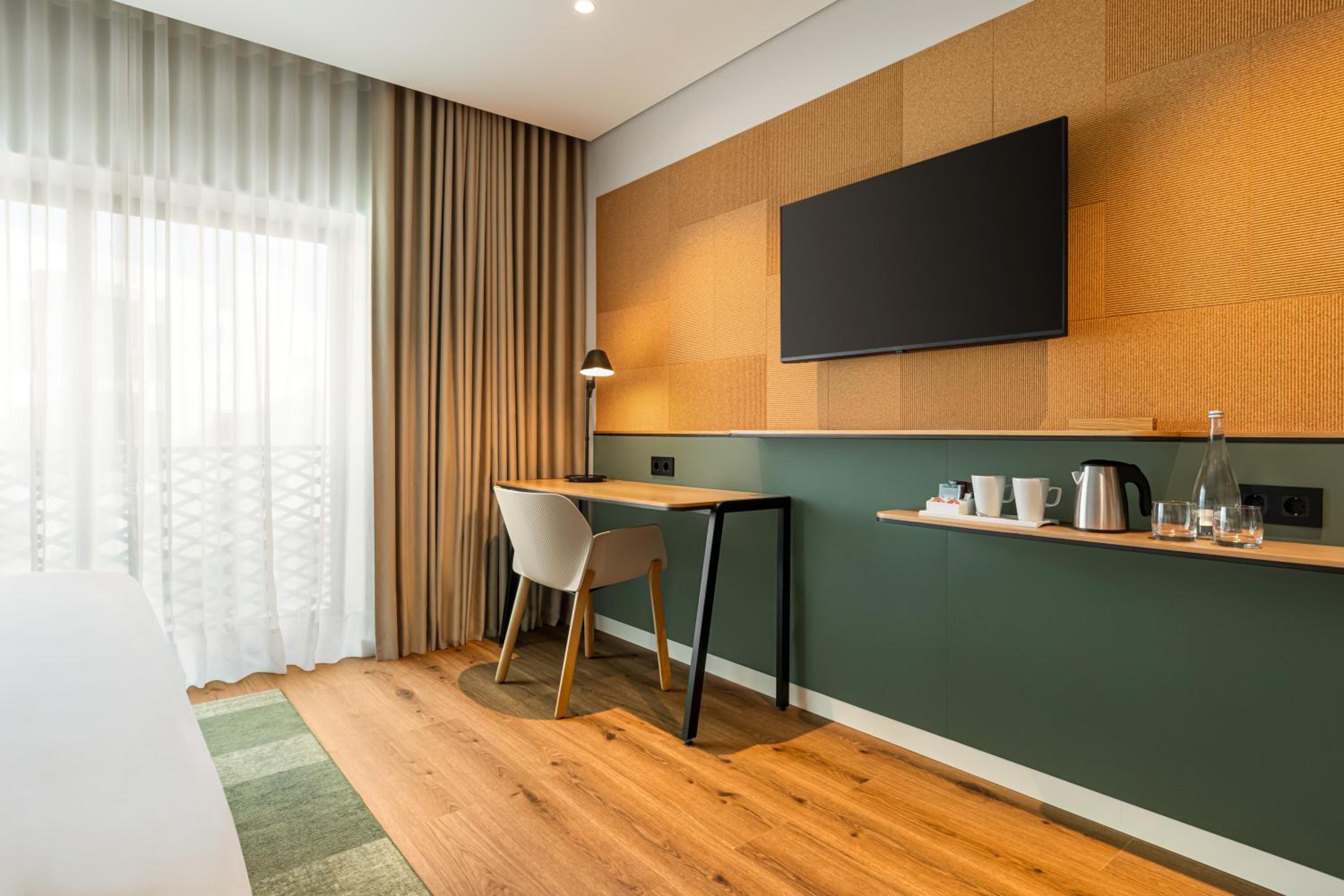 Premium Queen Room with Sofa Bed and Balcony