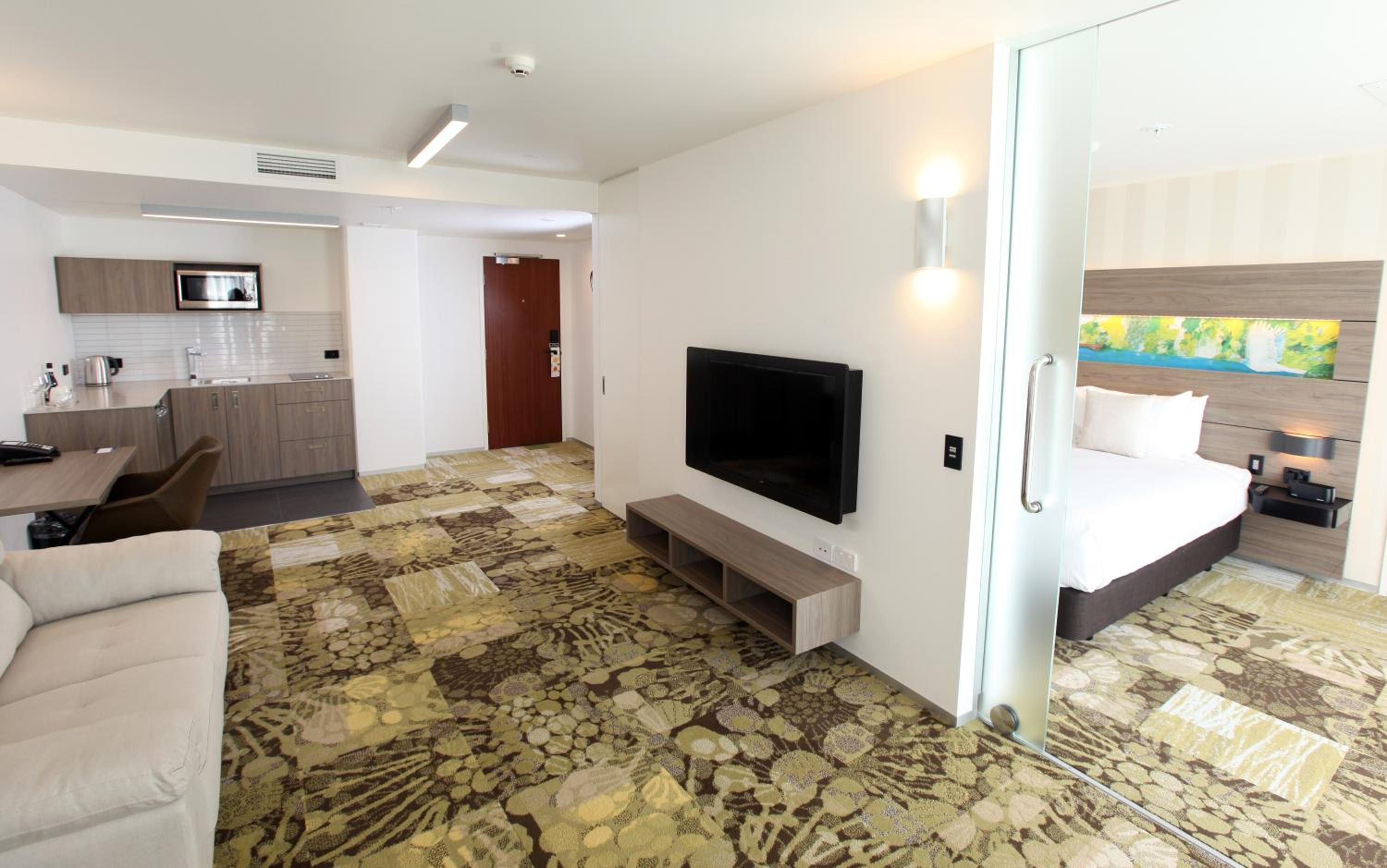 Superior One-Bedroom Apartment with King Bed photo 1