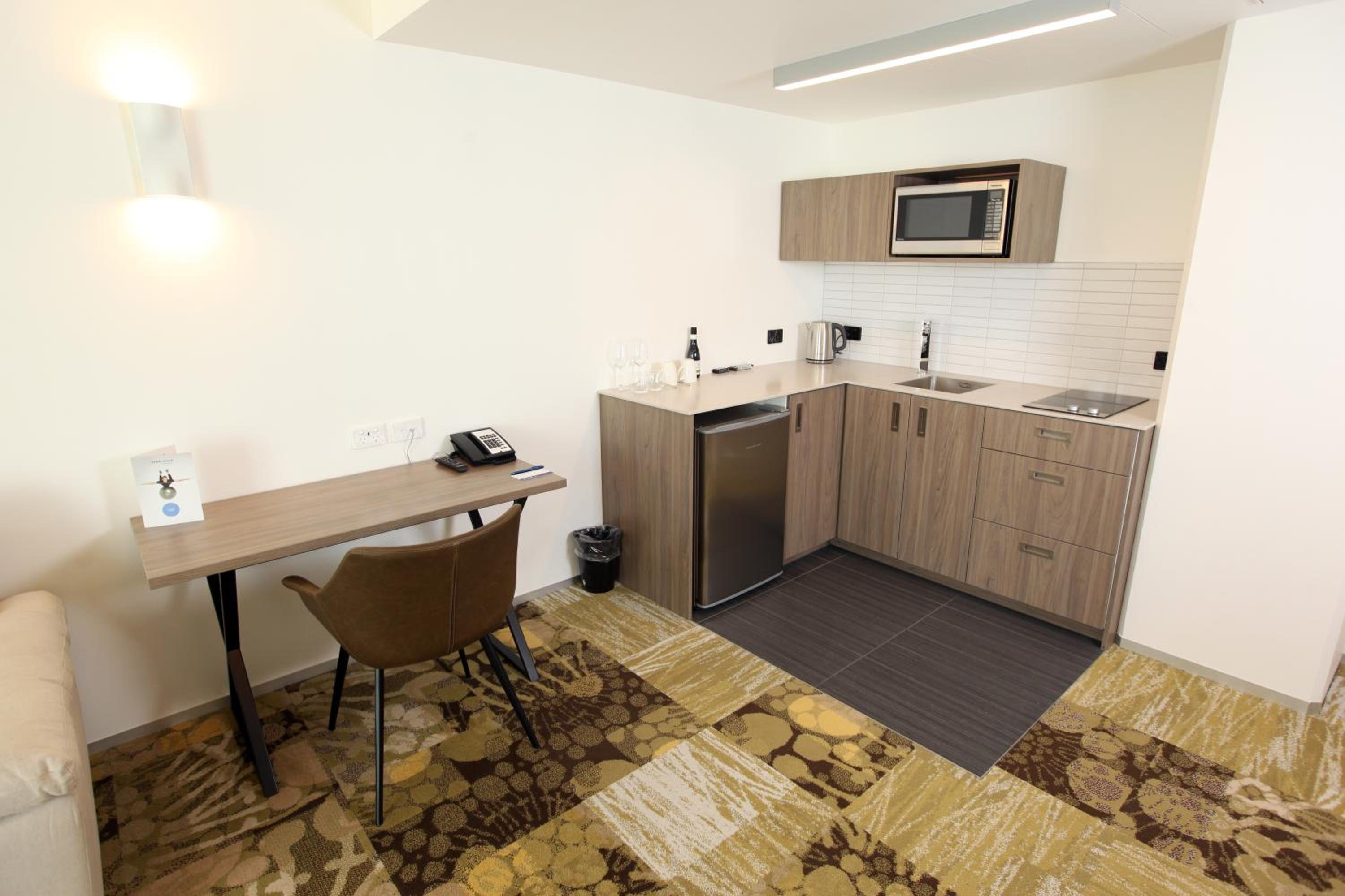 Superior One-Bedroom Apartment with King Bed photo 2
