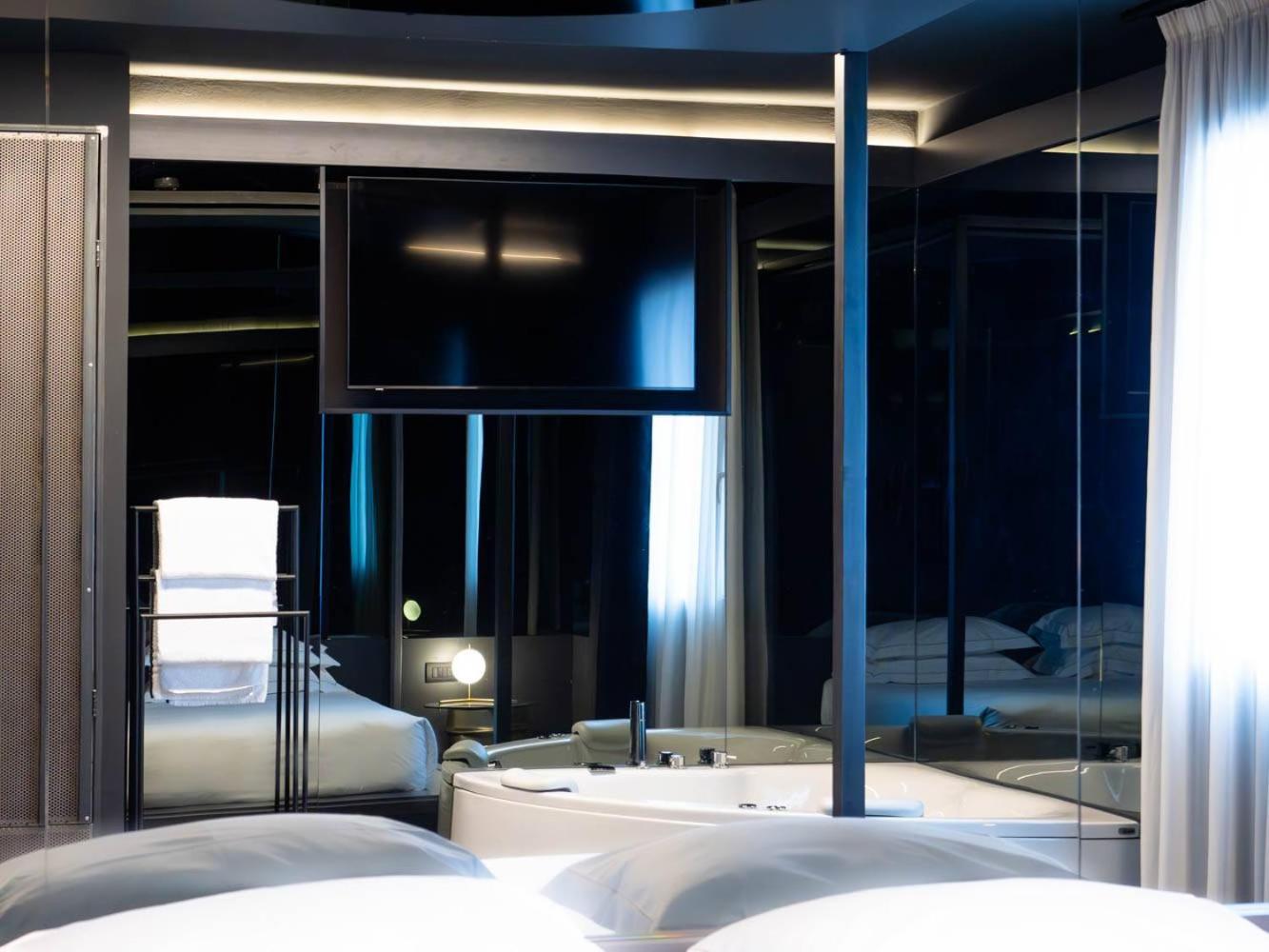Executive King Room with Spa Bath - Photo 5
