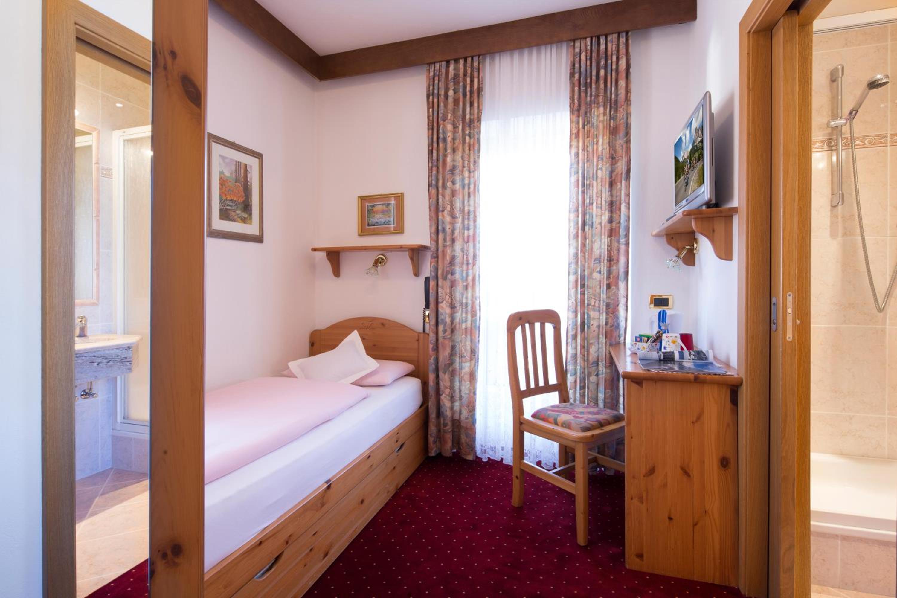 Single Room with Balcony photo 1