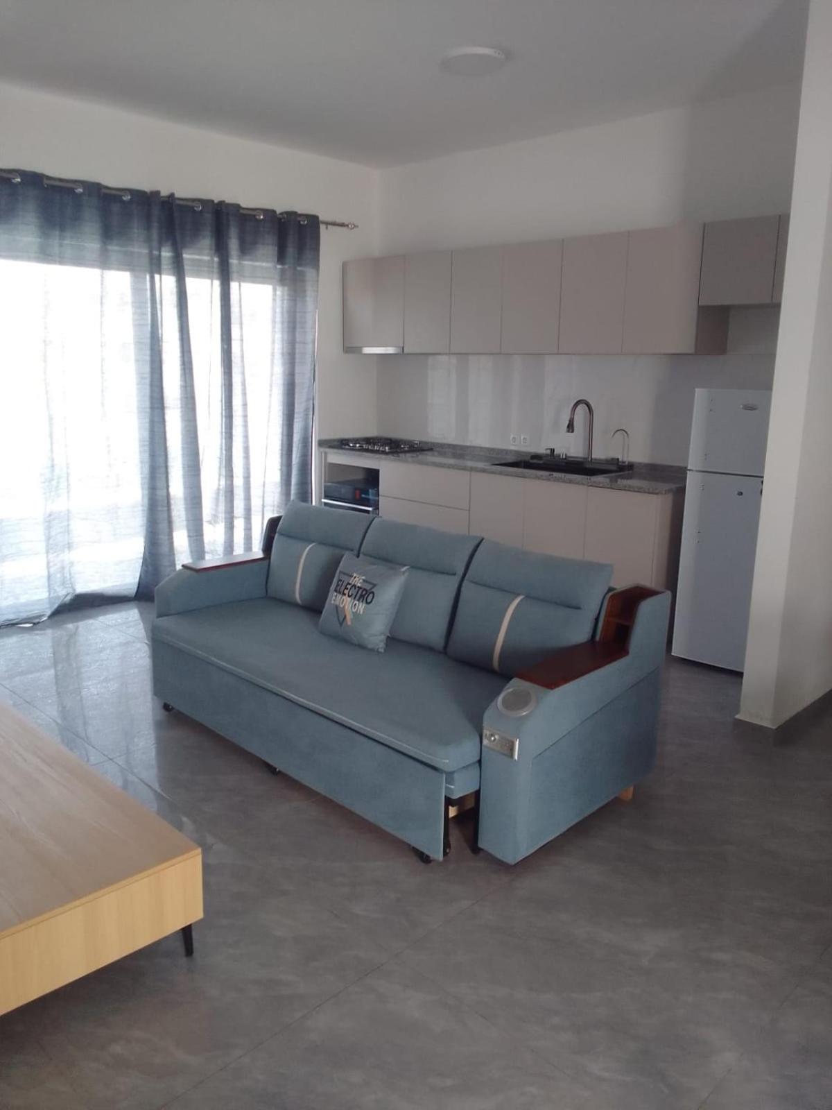 One-Bedroom Apartment photo 1