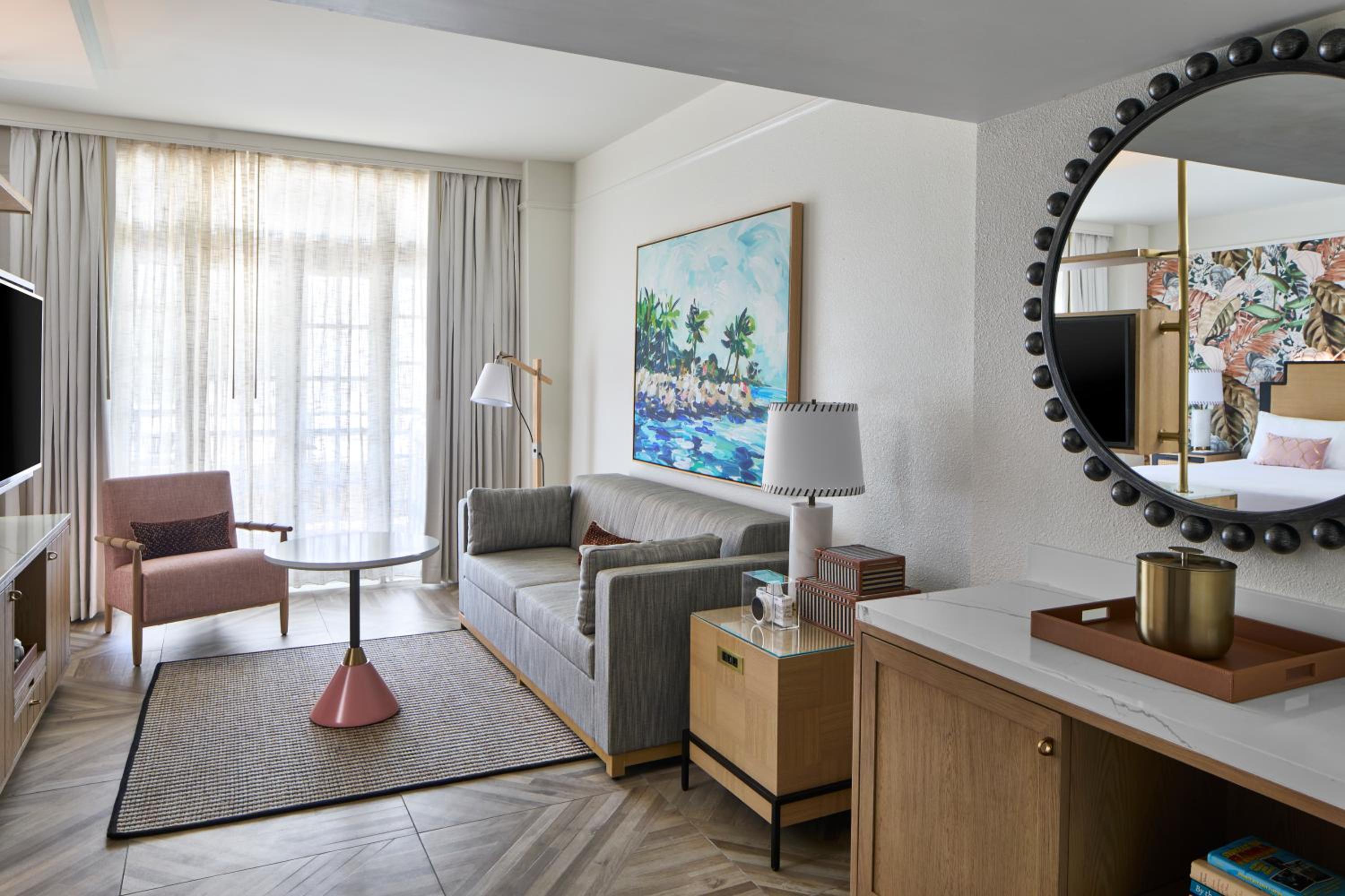 Junior King Suite with Sofa Bed - Photo 15