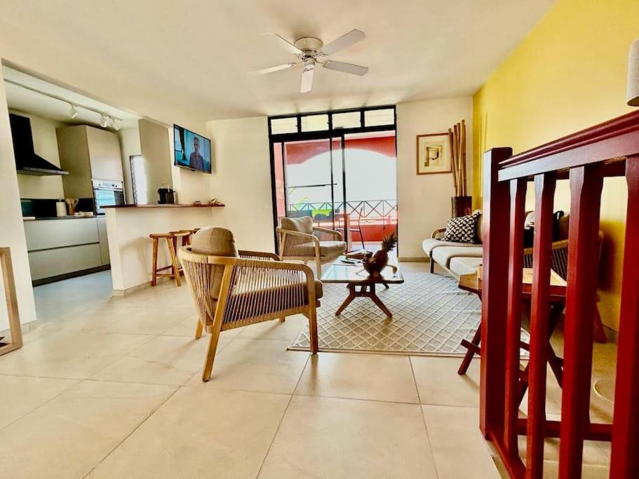 Two-Bedroom Apartment With Sea View photo 1
