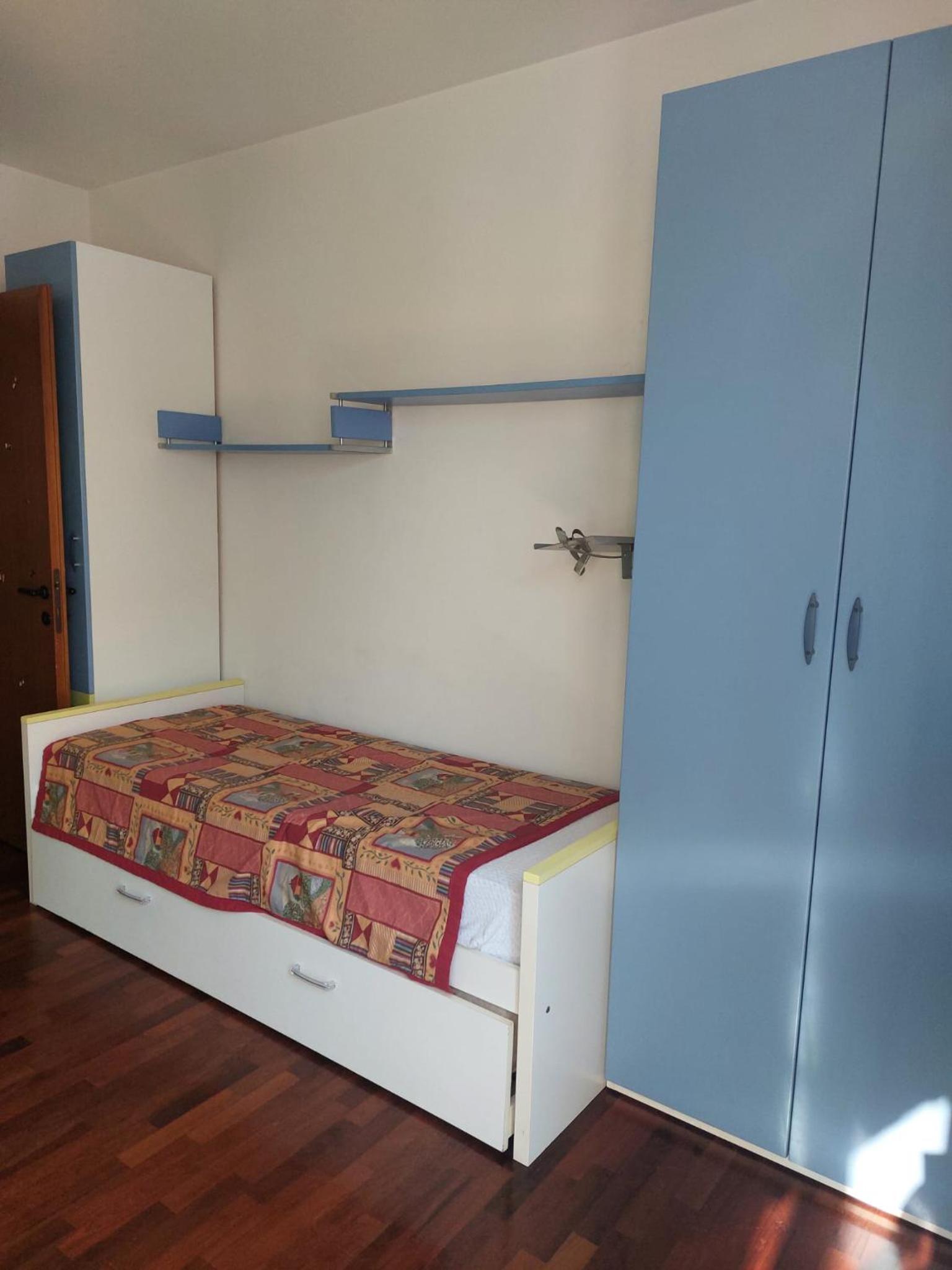 Twin Room with Shared Bathroom photo 1