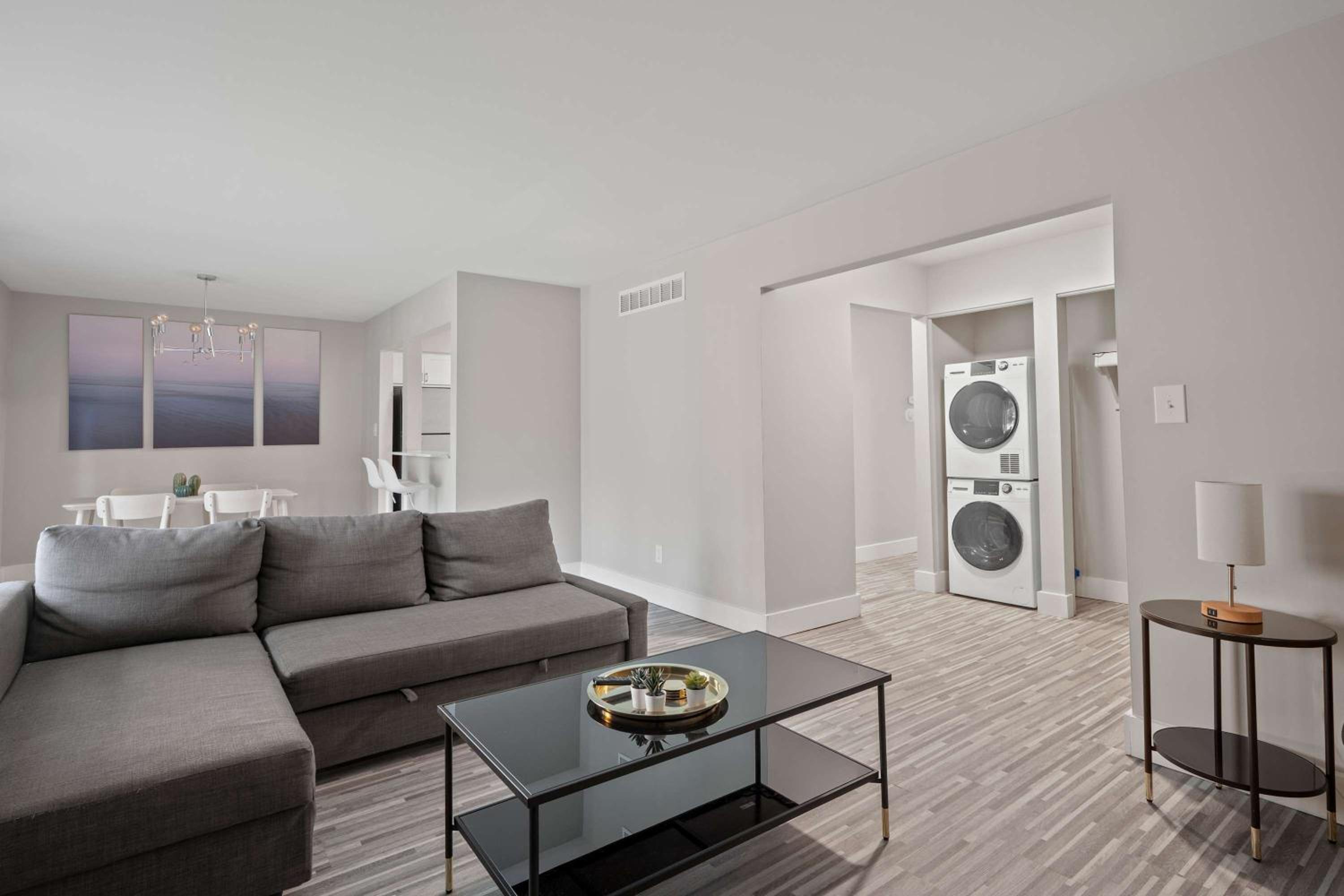 Apartment photo 2