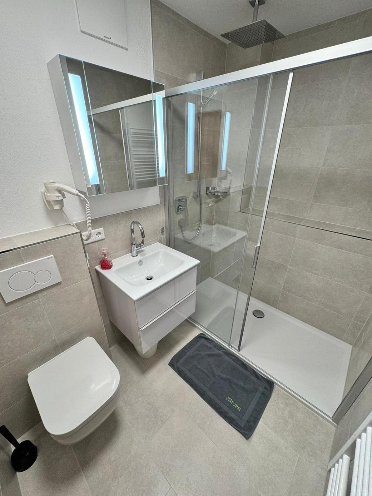 Two-Bedroom Apartment with Balcony photo 2