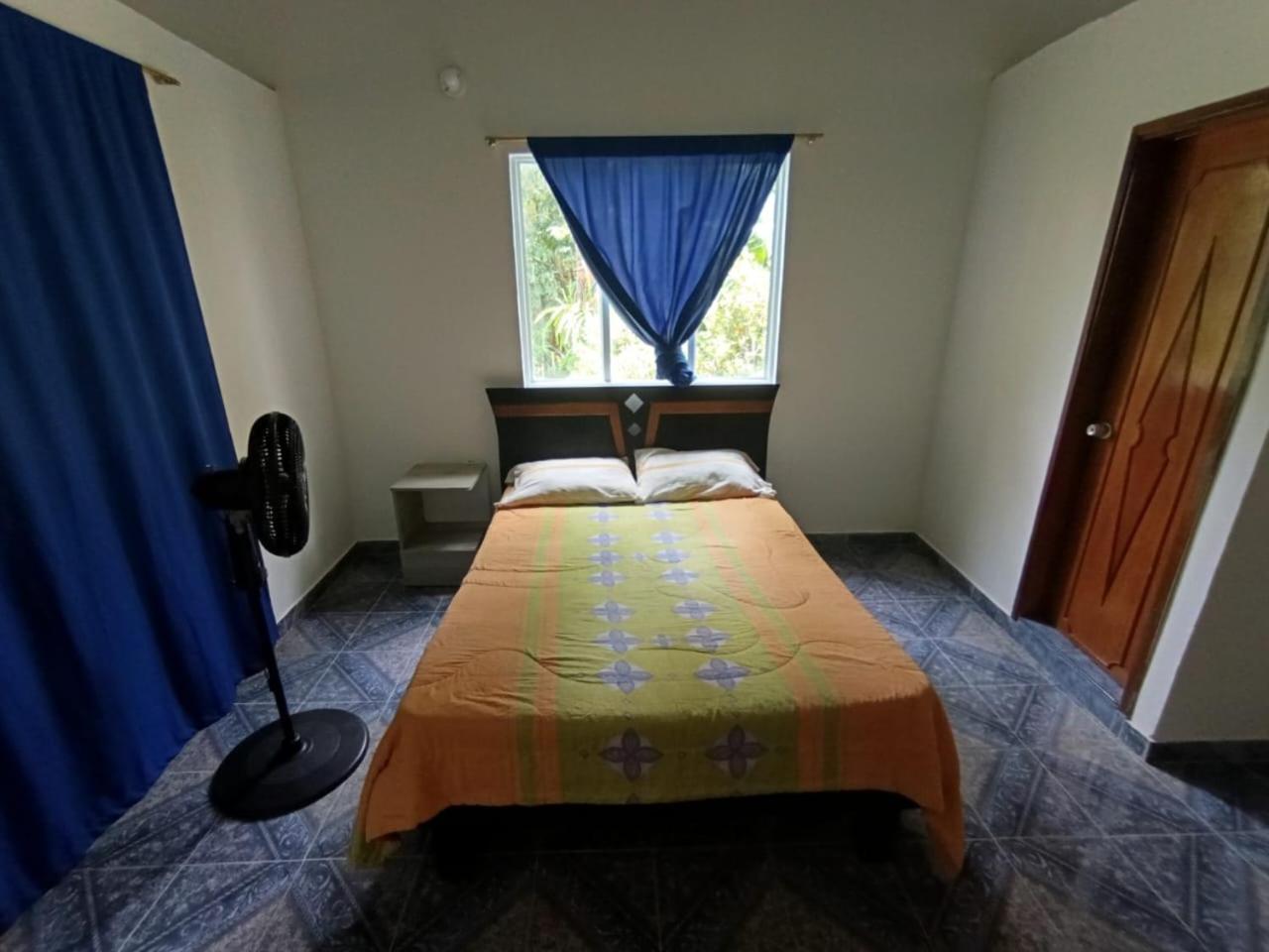 Six-Bedroom House photo 2