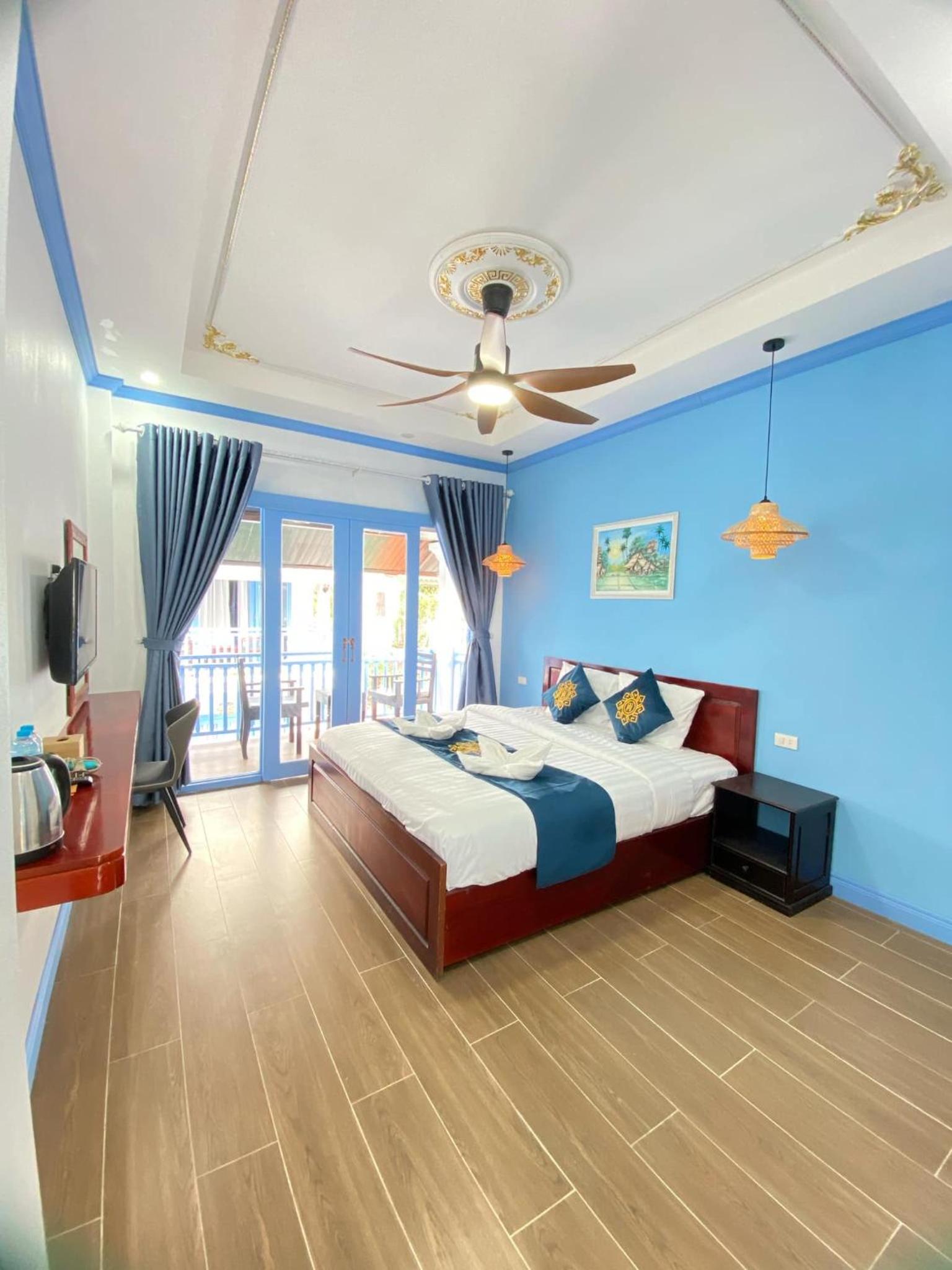 Double Room with Pool View