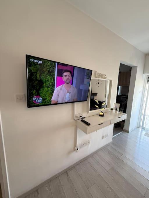 Studio Apartment photo 2