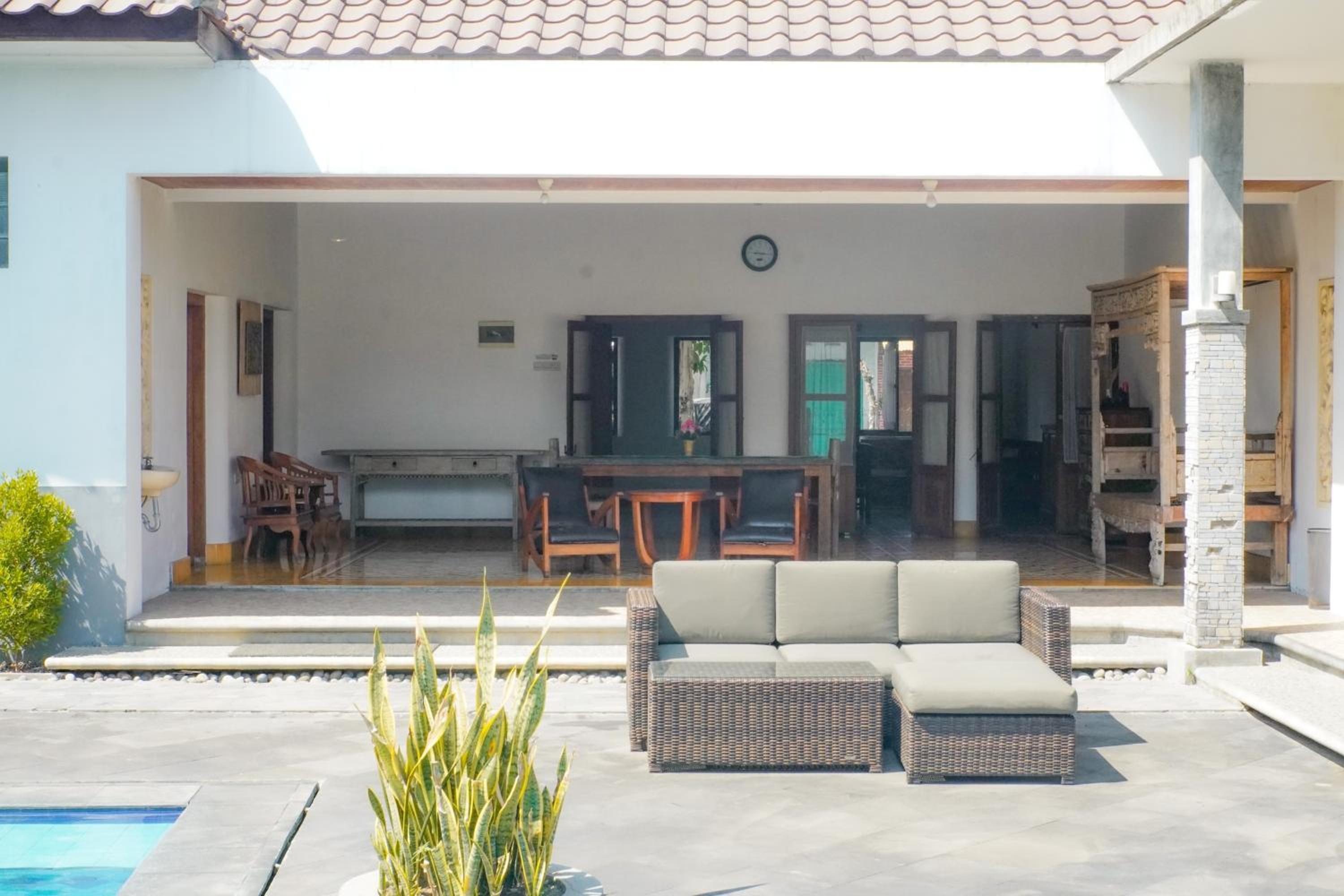 Villa With Private Pool photo 2