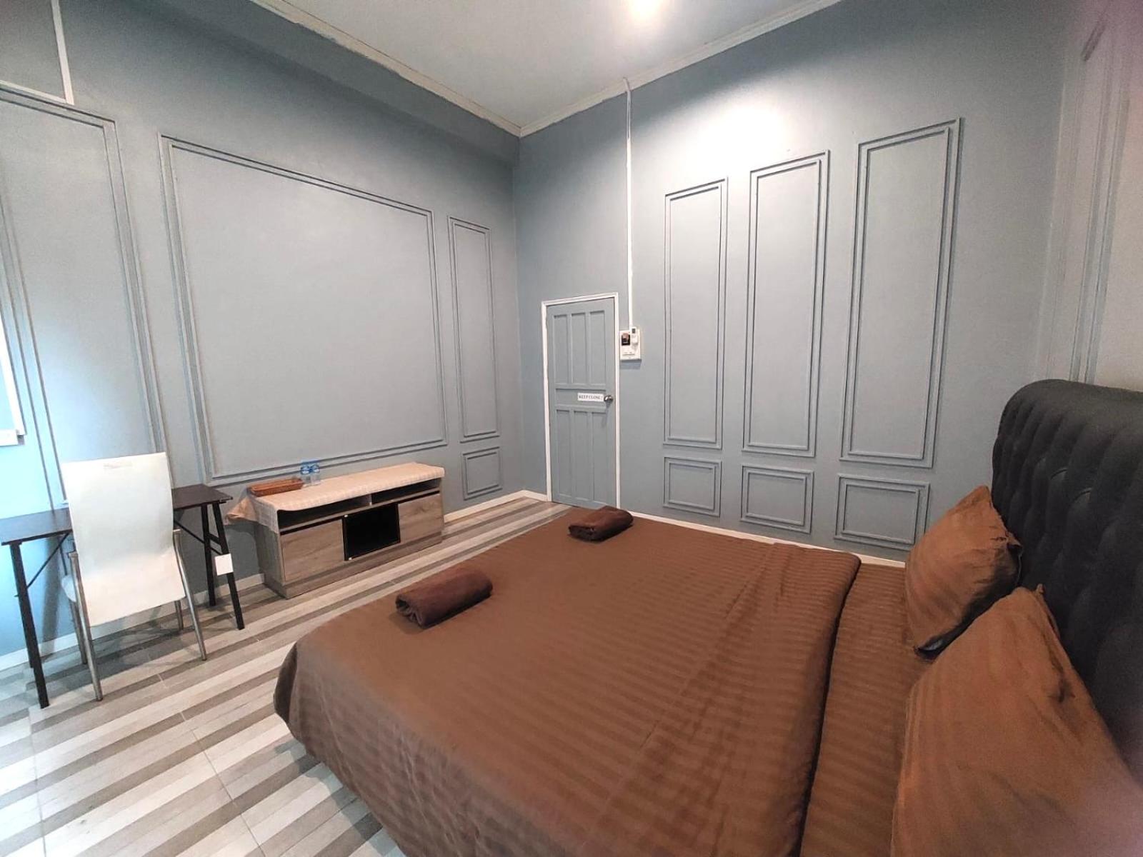 Standard Double Room with Shared Bathroom photo 2