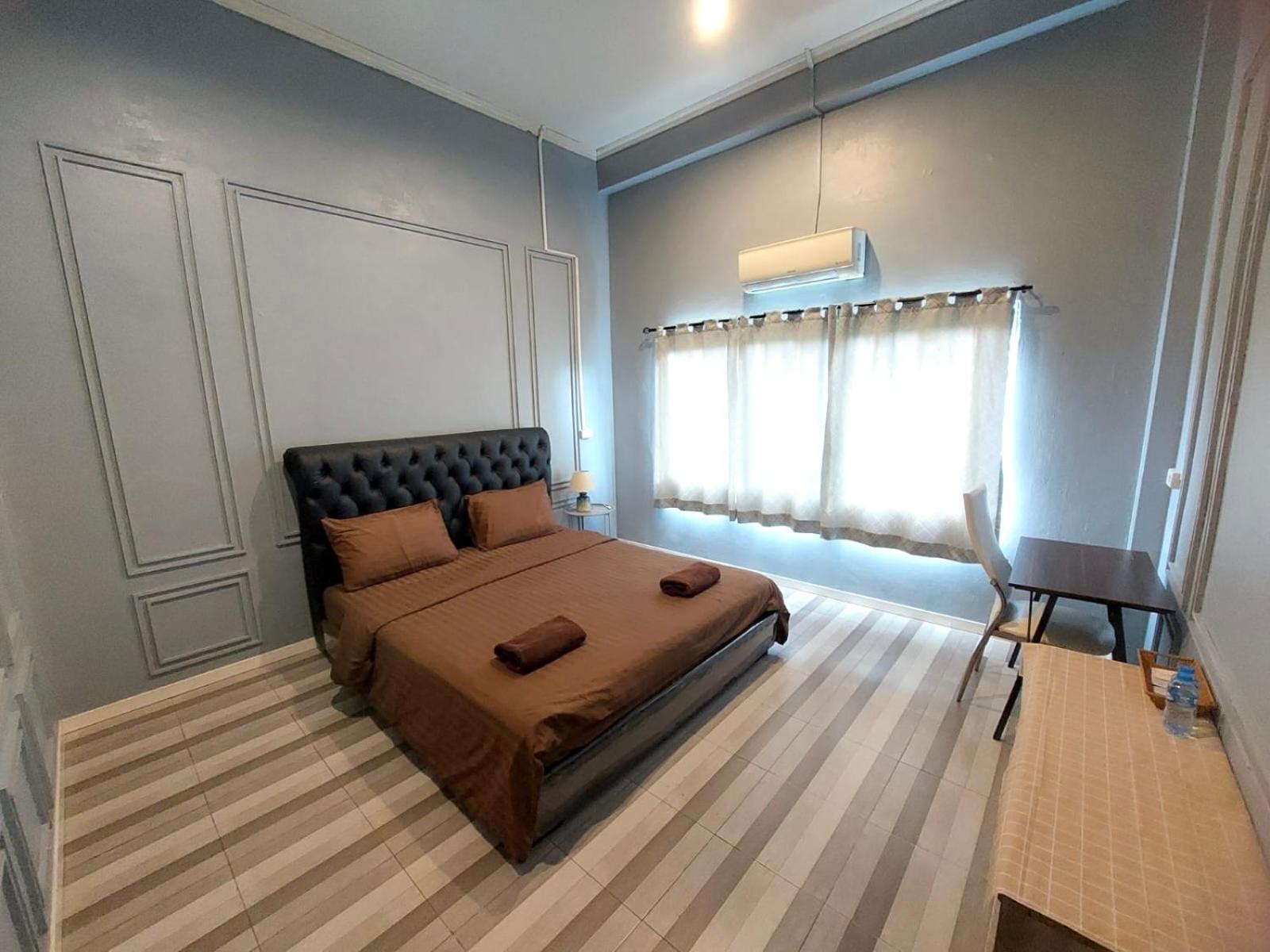 Standard Double Room with Shared Bathroom photo 3