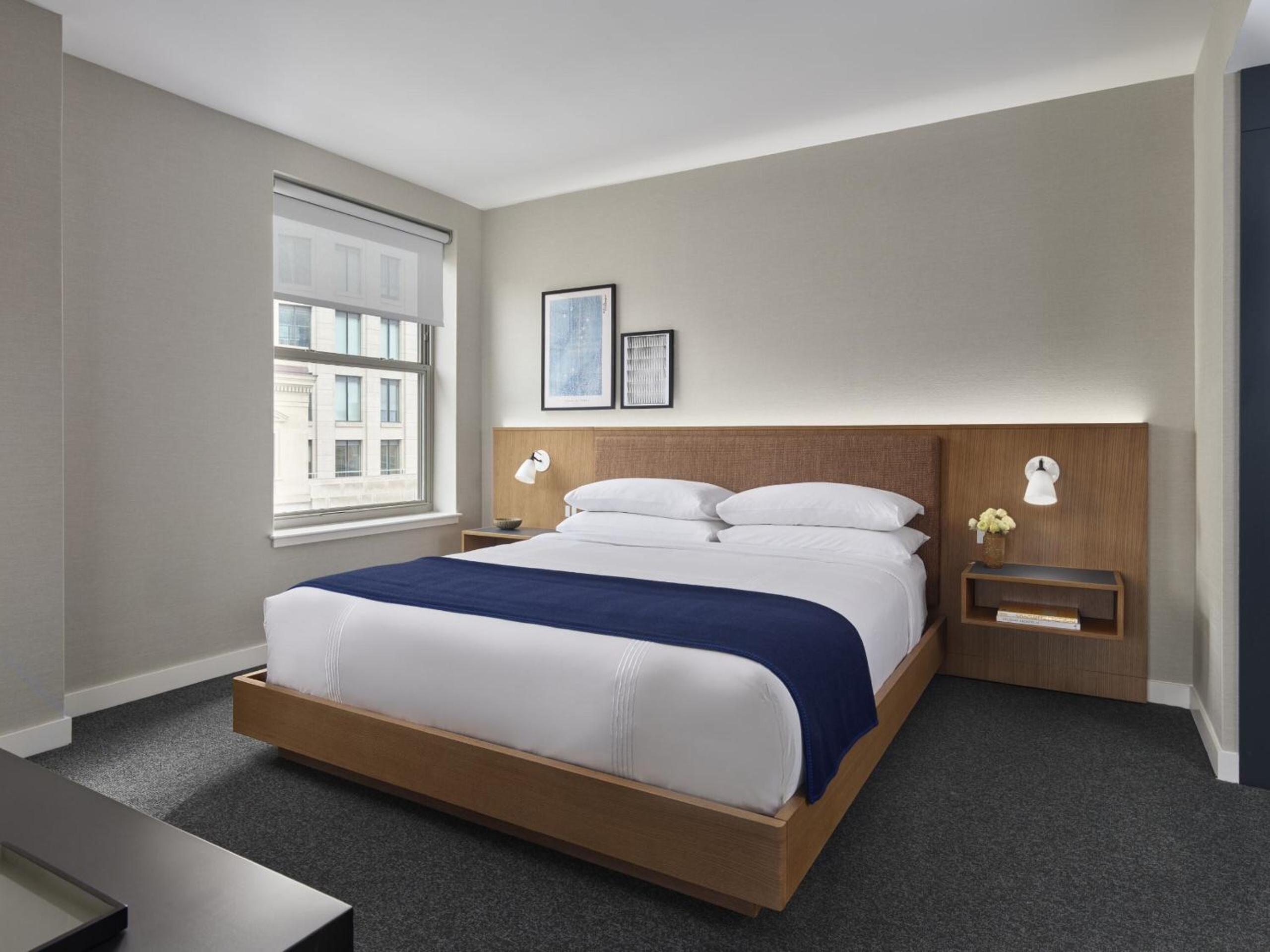 Signature Suite - Photo 3