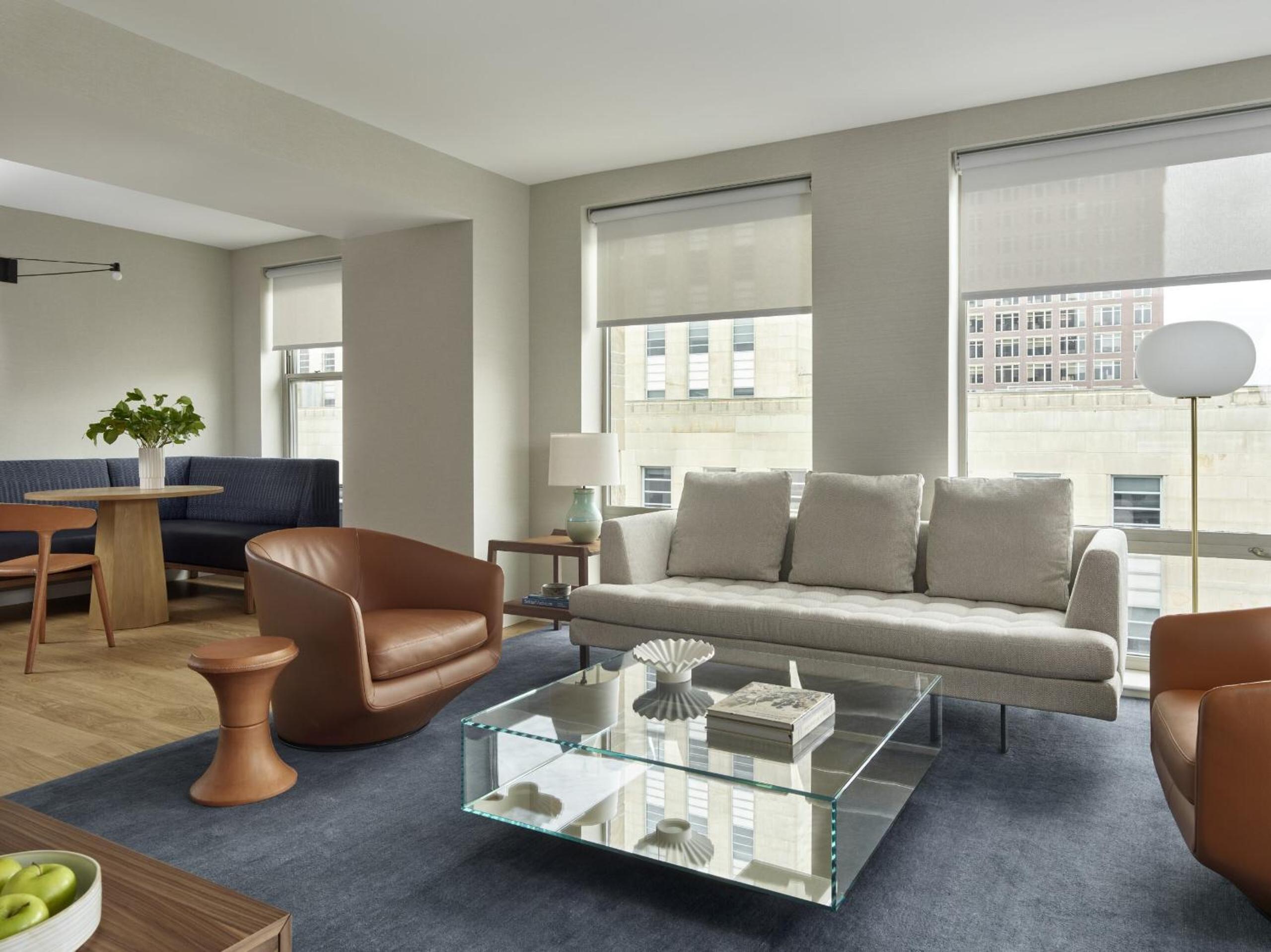 Signature Suite - Photo 4
