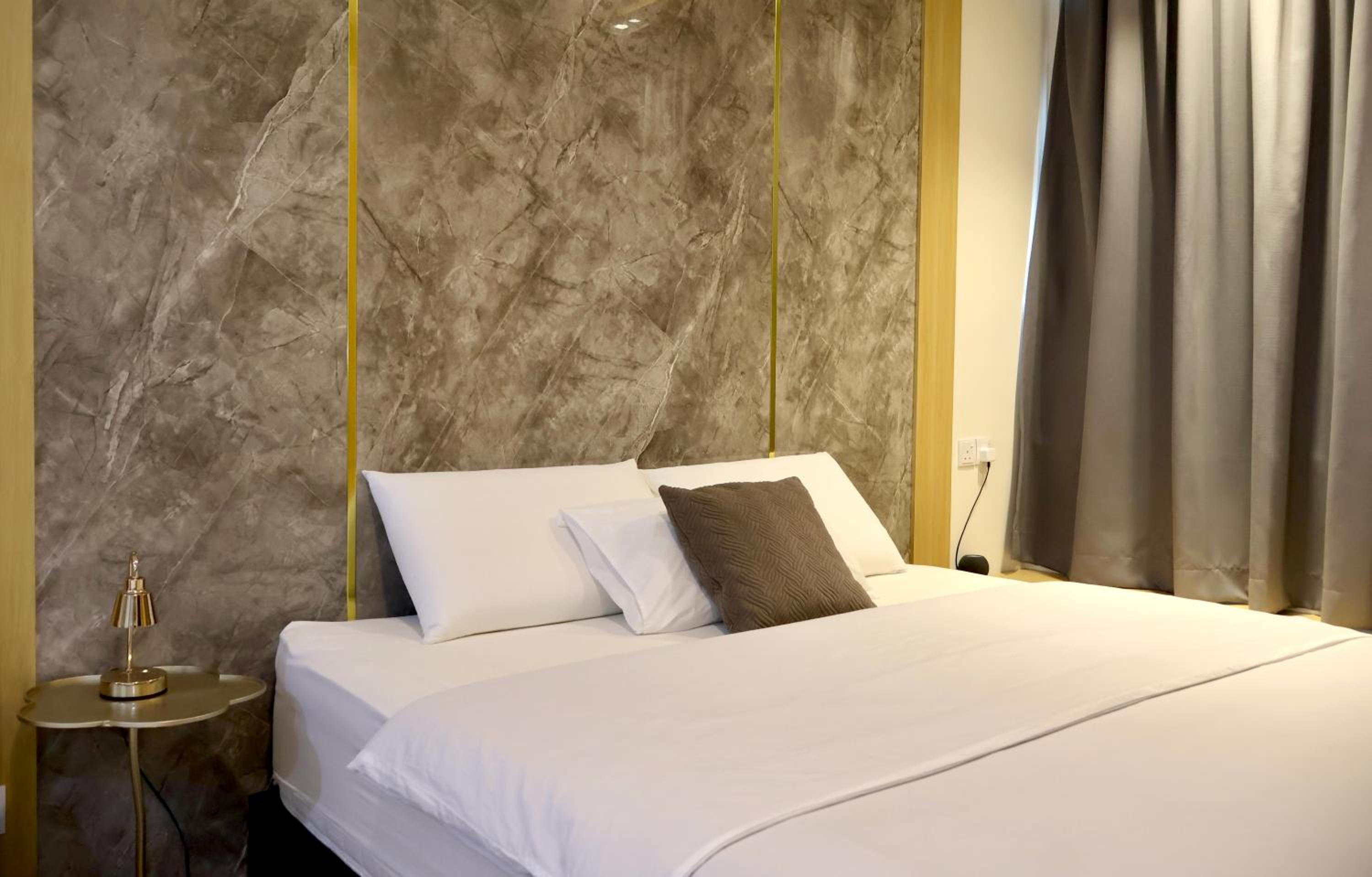 Studio Apartment with King Bed photo 1