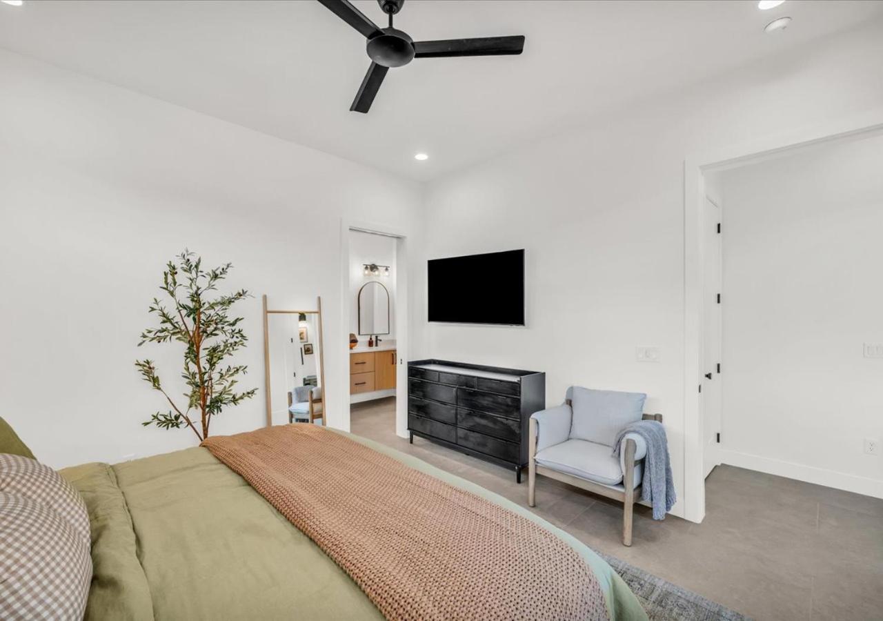 Three-Bedroom Holiday Home 