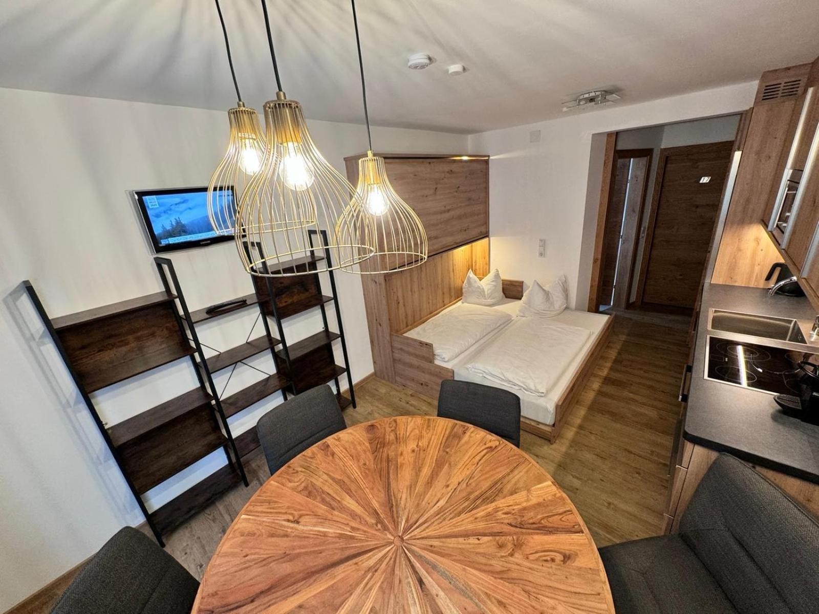 One-Bedroom Apartment with Balcony photo 2