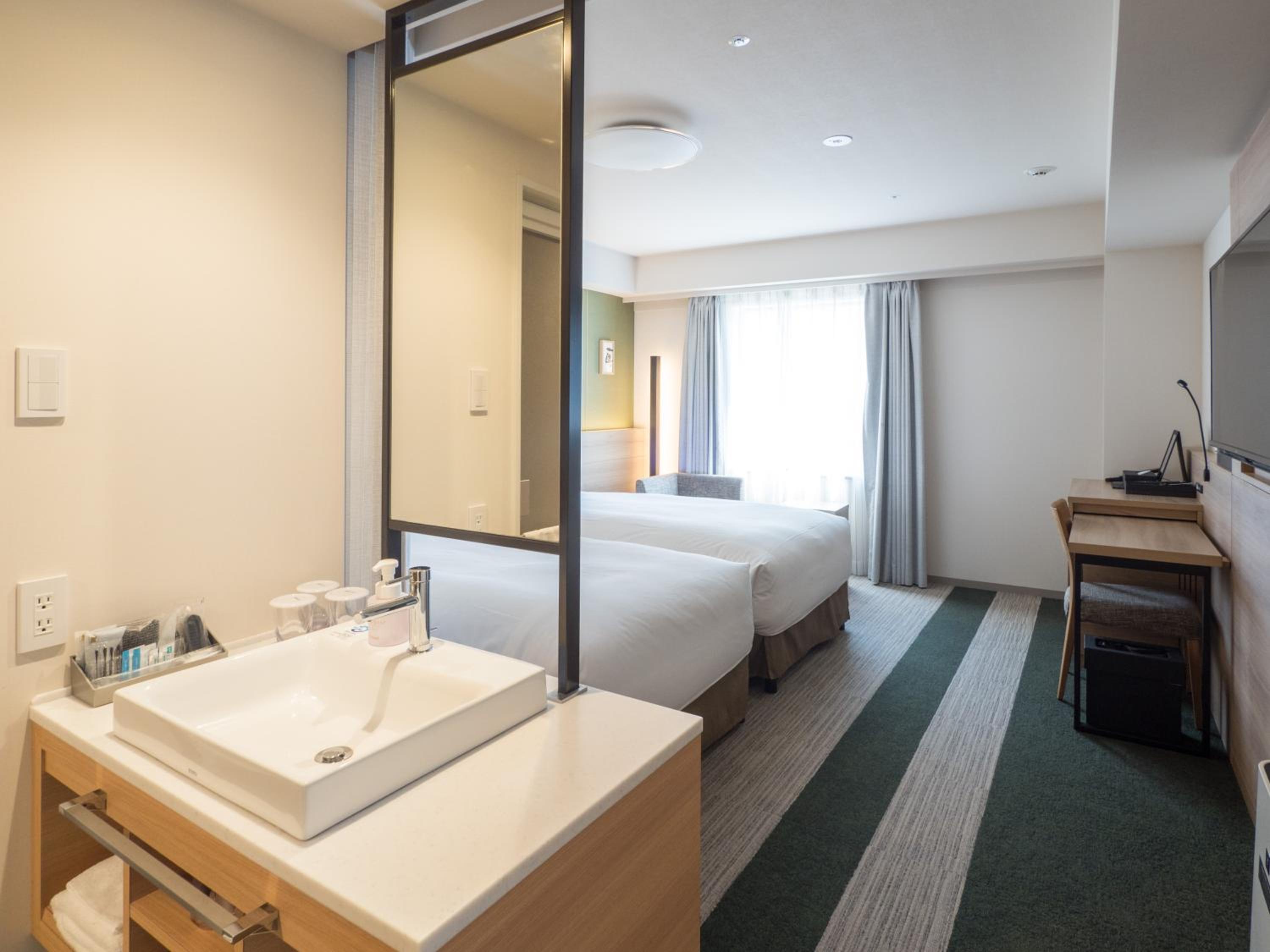 Superior Twin Room - Smoking - Photo 3