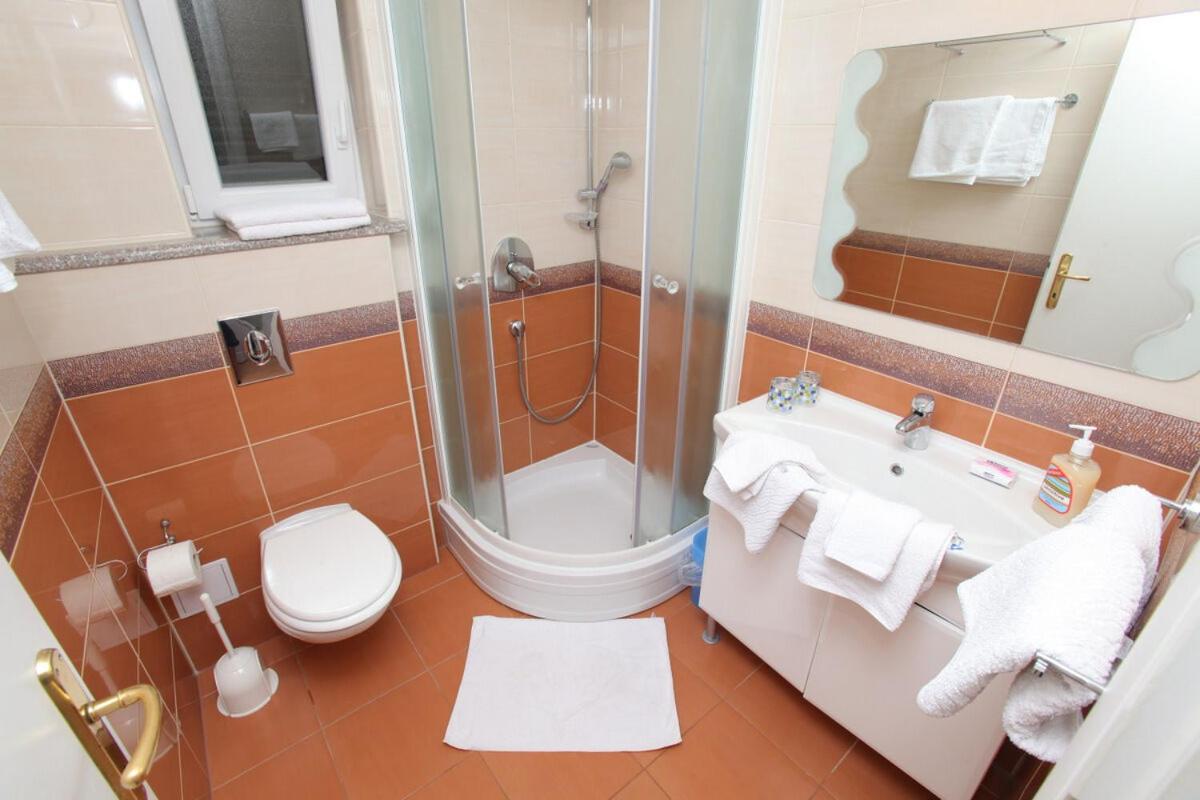 Two-Bedroom Apartment with Sea View photo 2