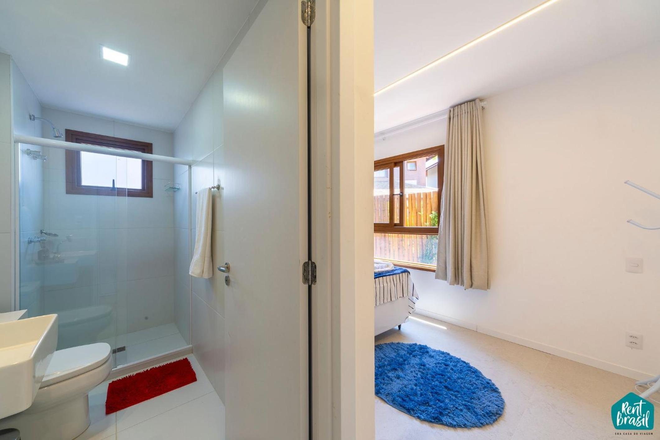 Four-Bedroom House photo 2