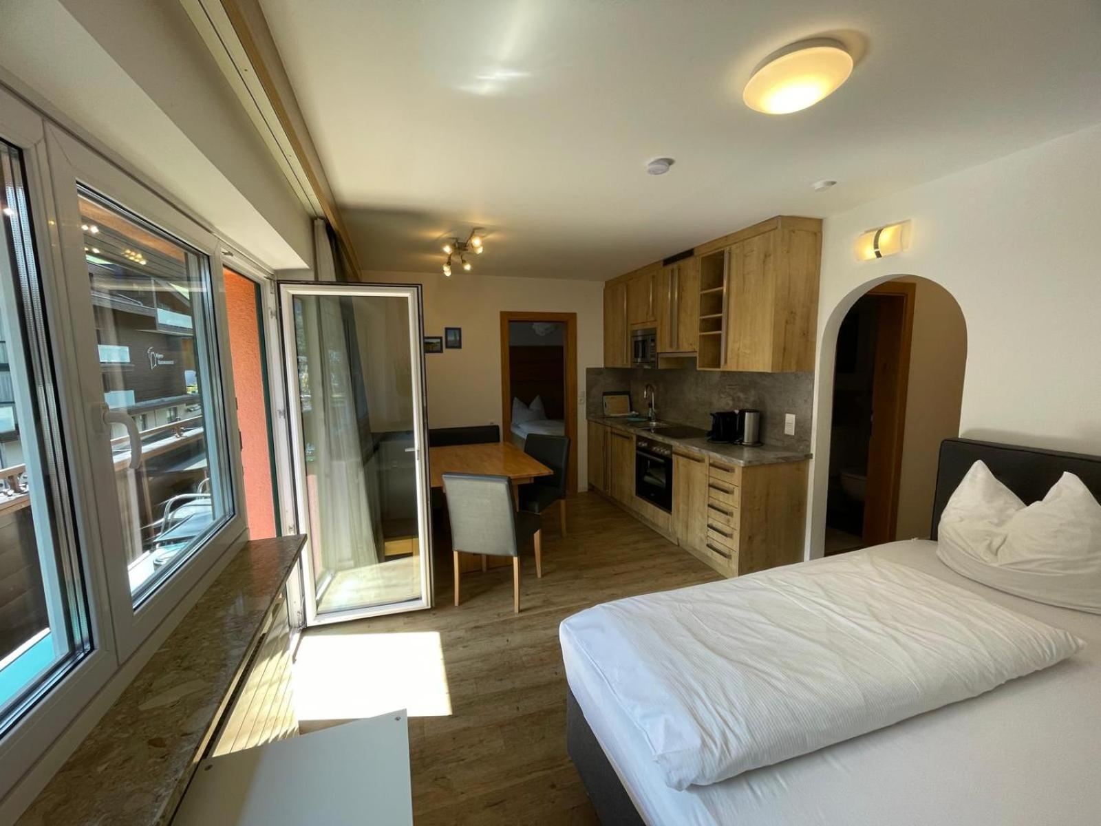 One-Bedroom Apartment (3 - 4 Adults) photo 1