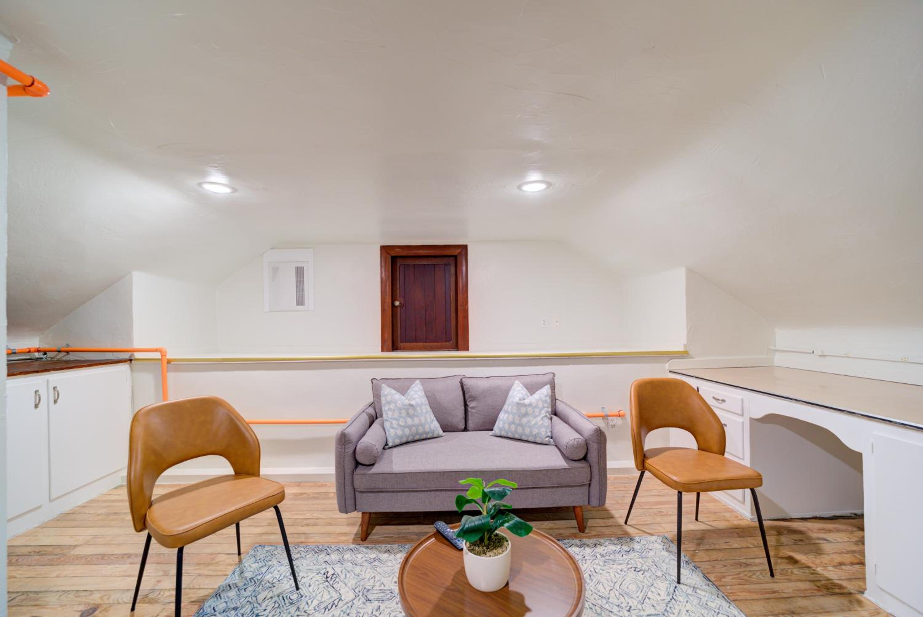 Studio - Split Level - Photo 7