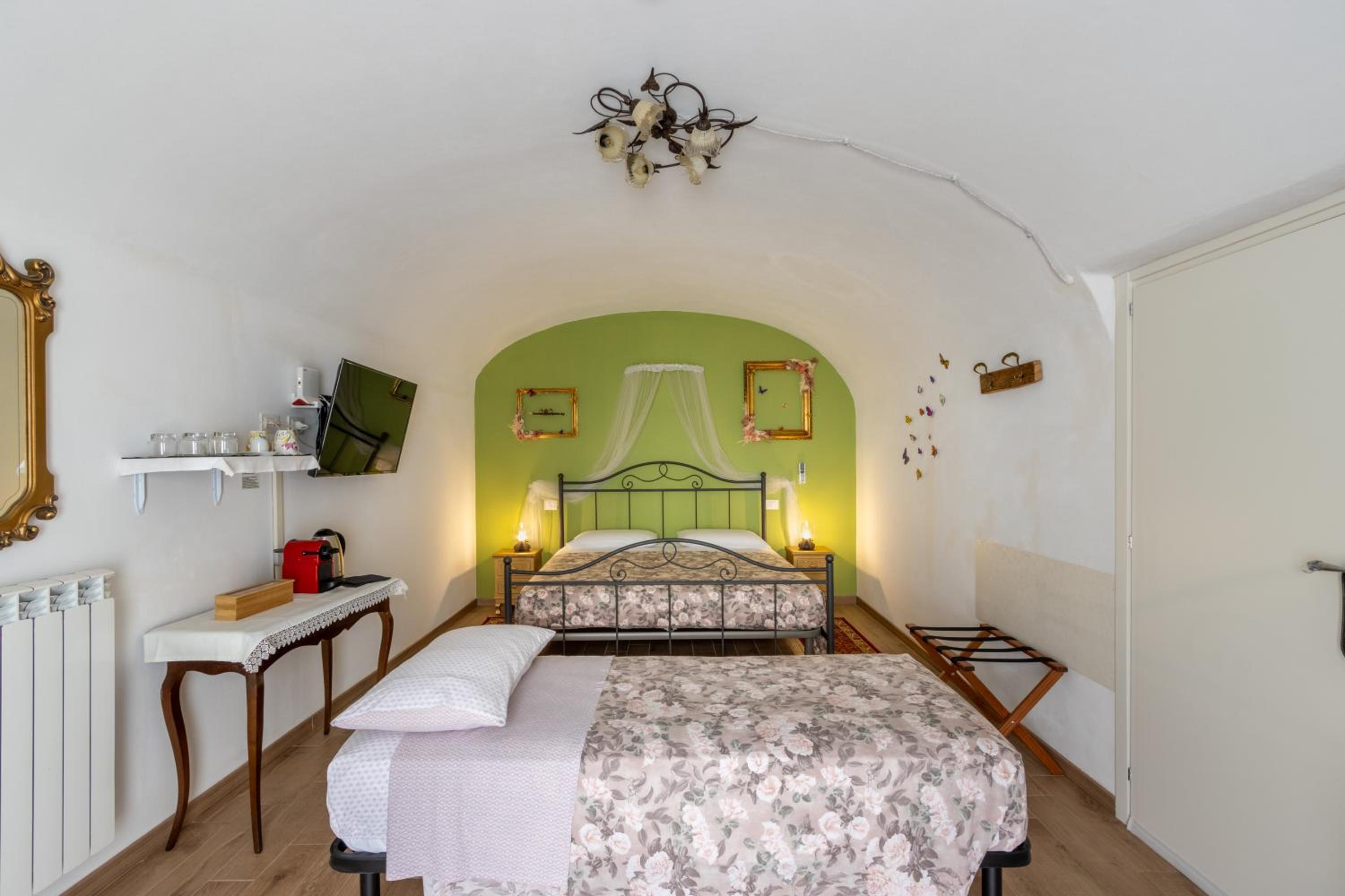 Triple Room with Private Bathroom