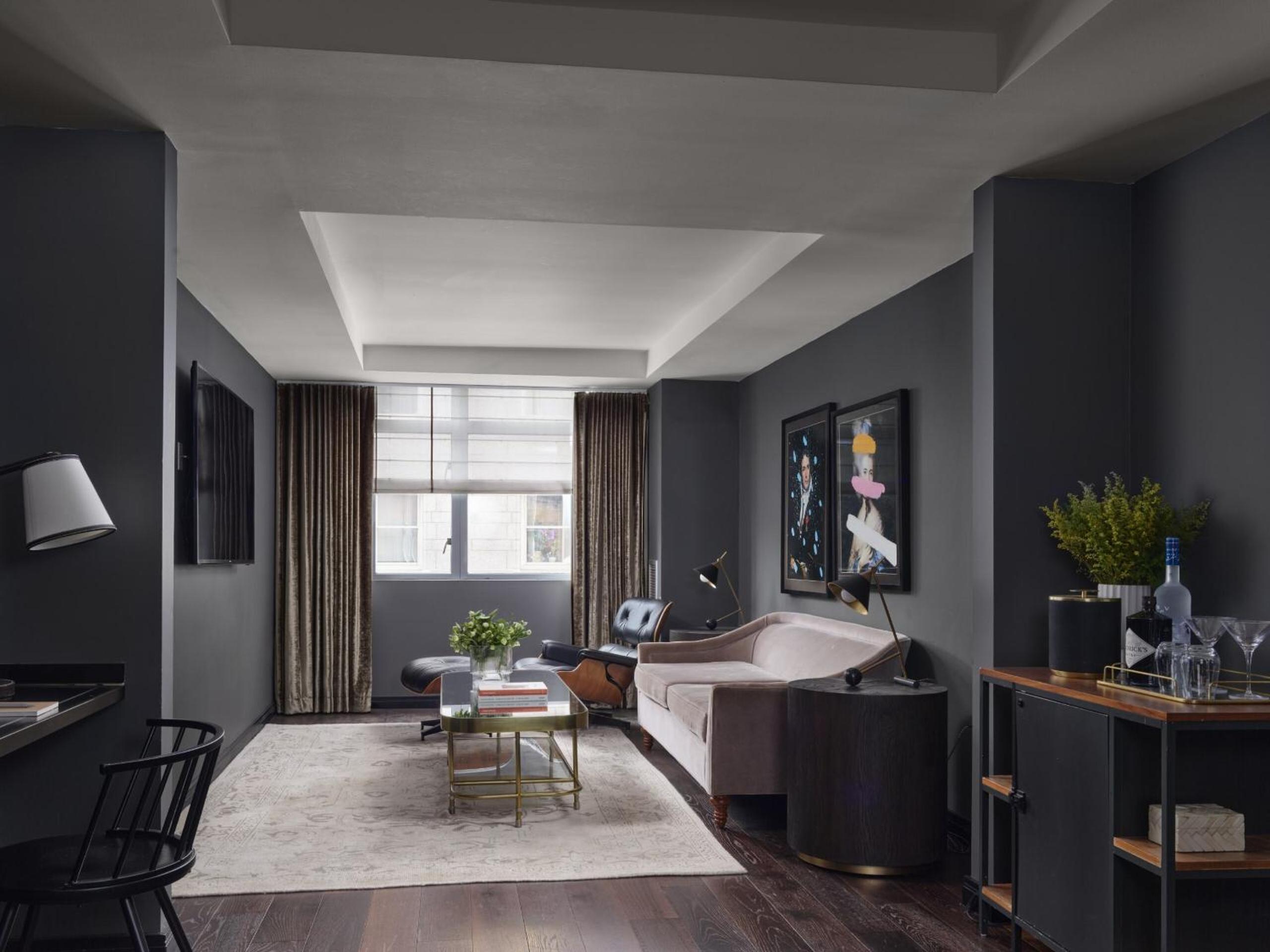 One-Bedroom Suite - Photo 5