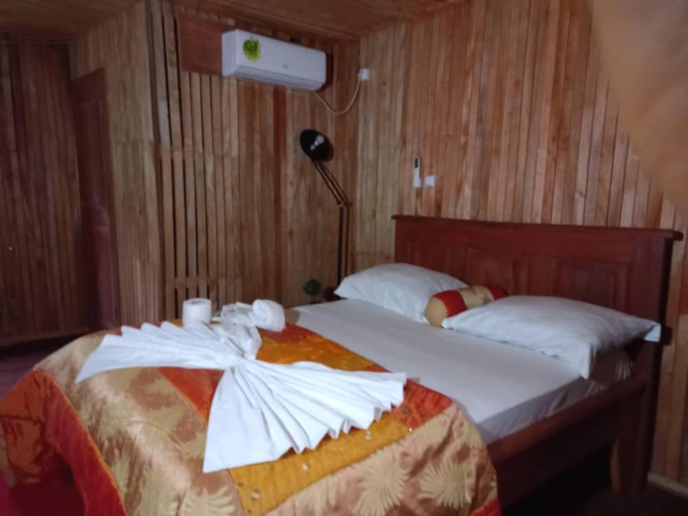 Deluxe Double Room with Side Sea View photo 2