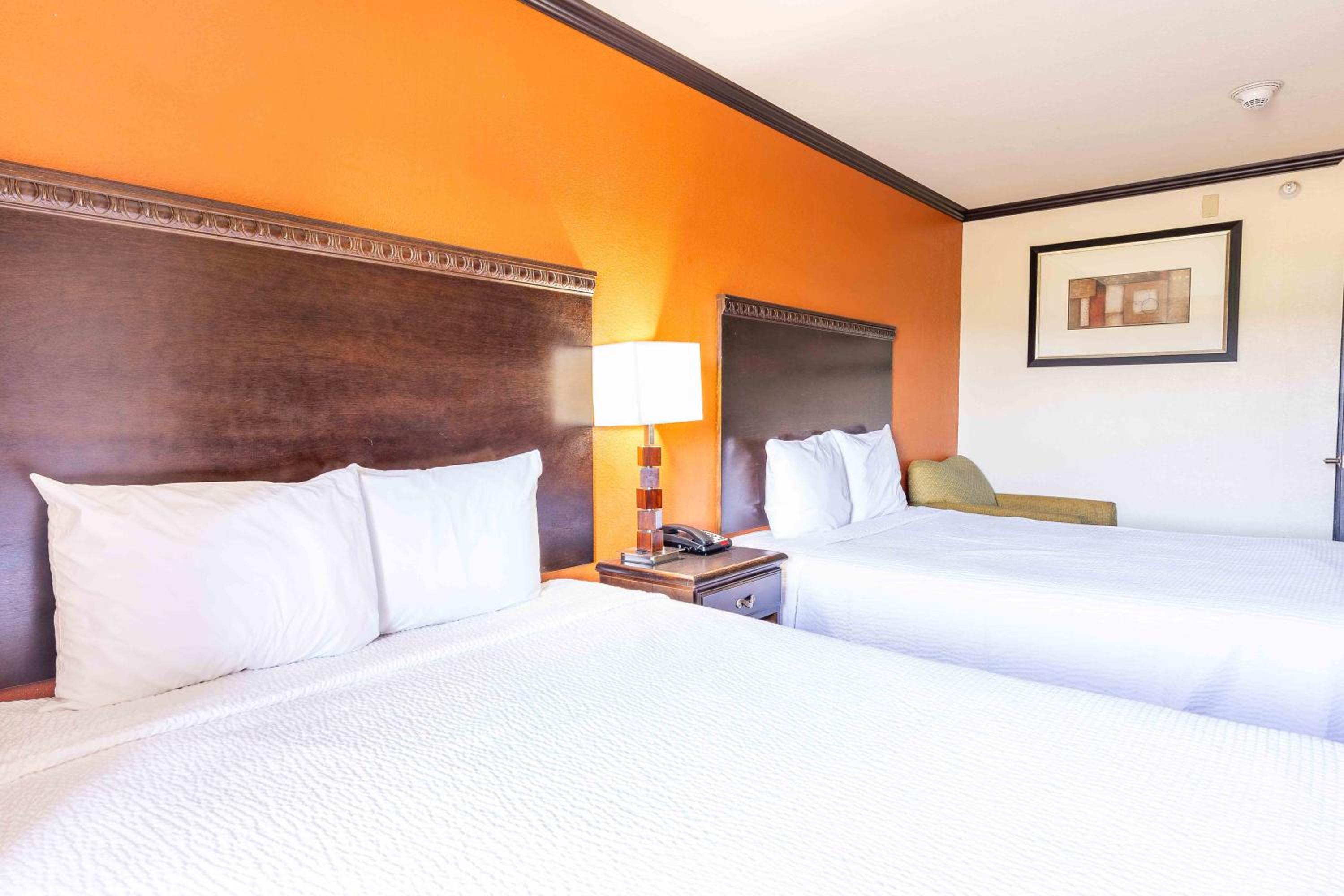 Double Room with Two Double Beds - Non-Smoking - Photo 1