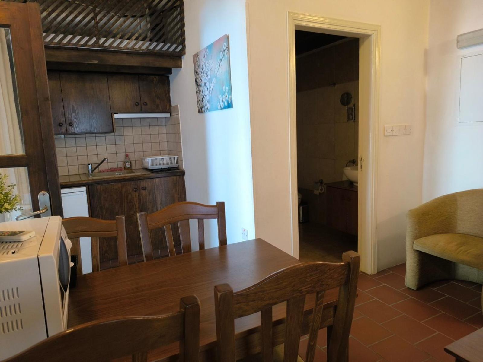 Two-Bedroom Apartment - Photo 9