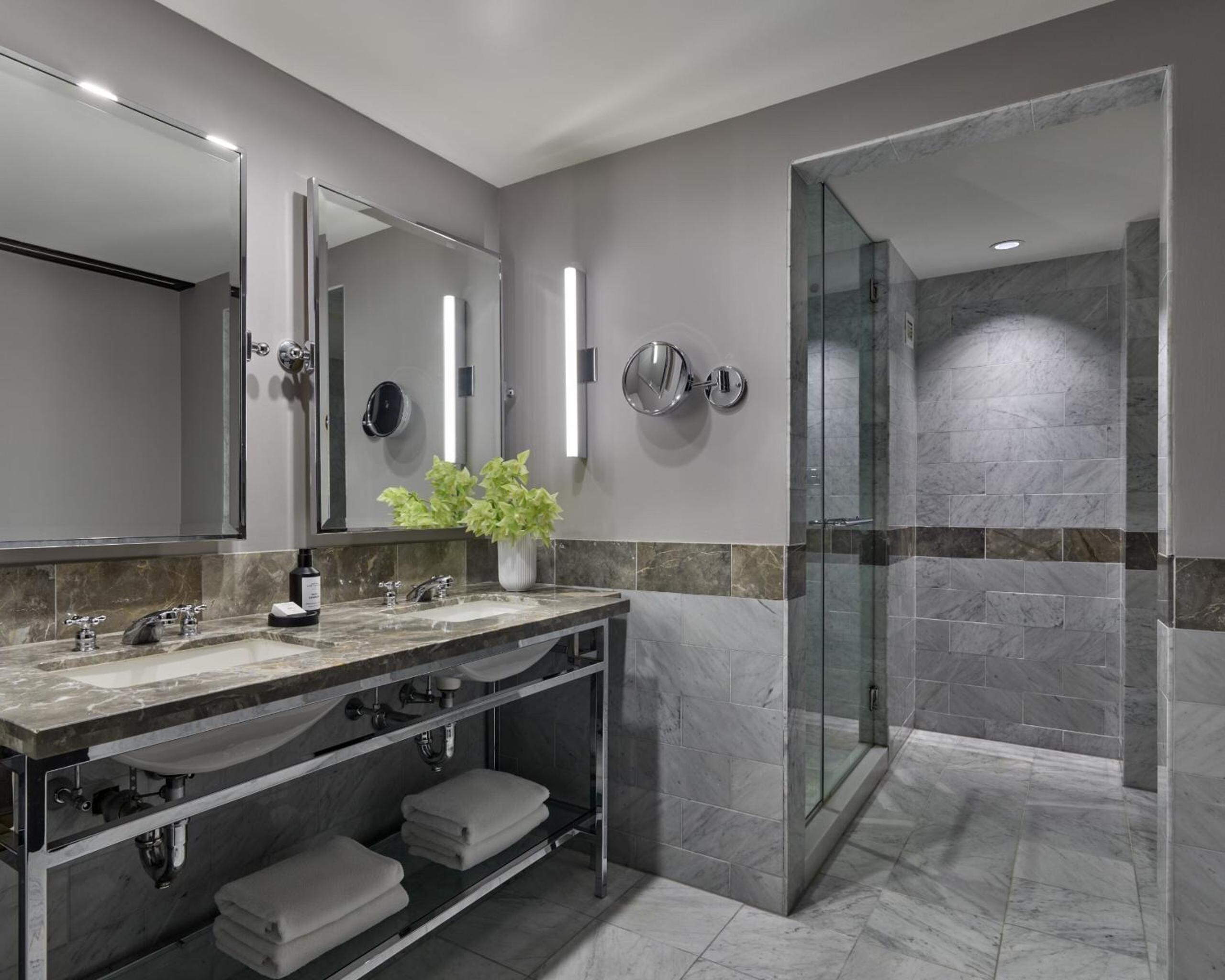 Penthouse Suite - Photo 6