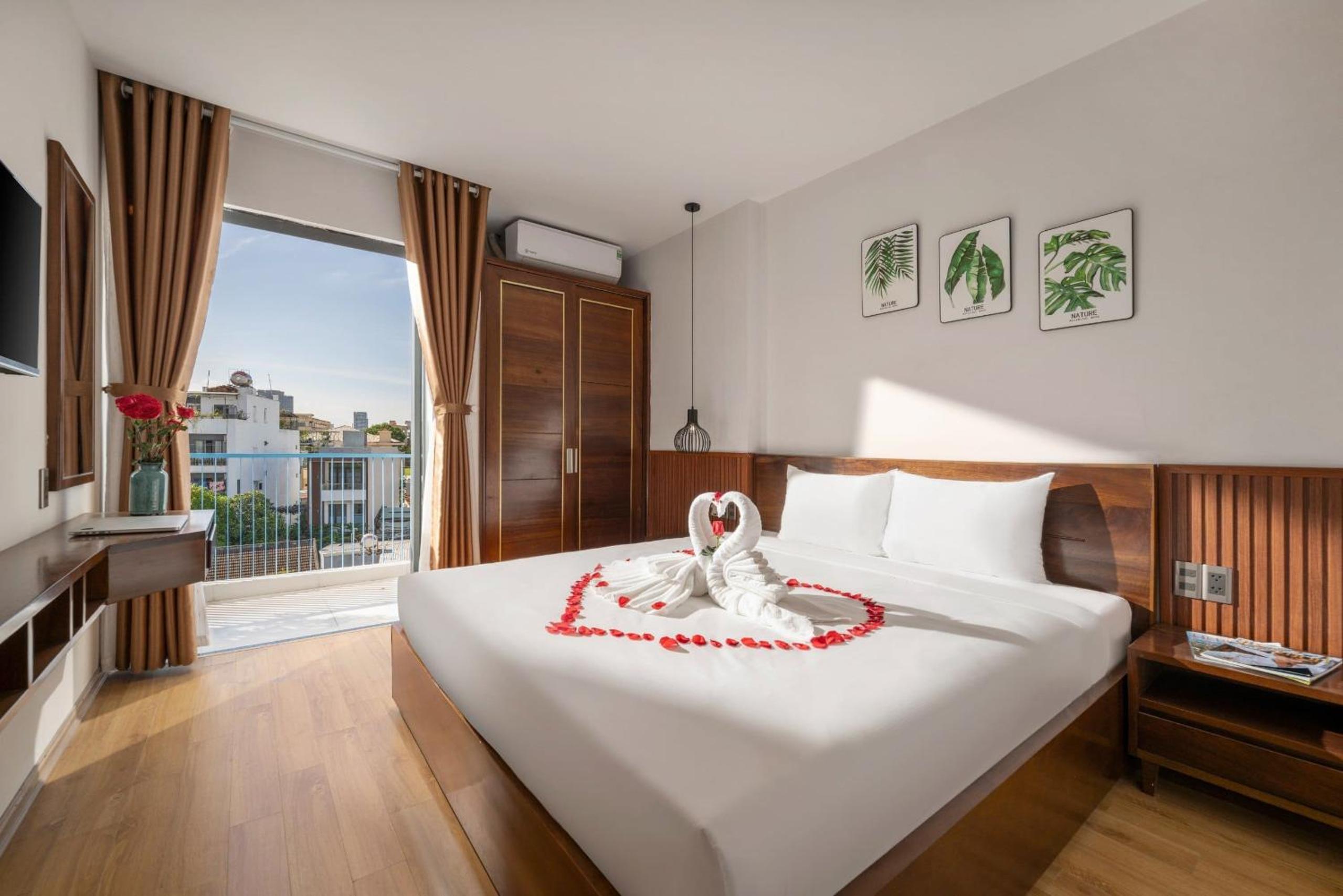 One-Bedroom Apartment with Balcony and City View