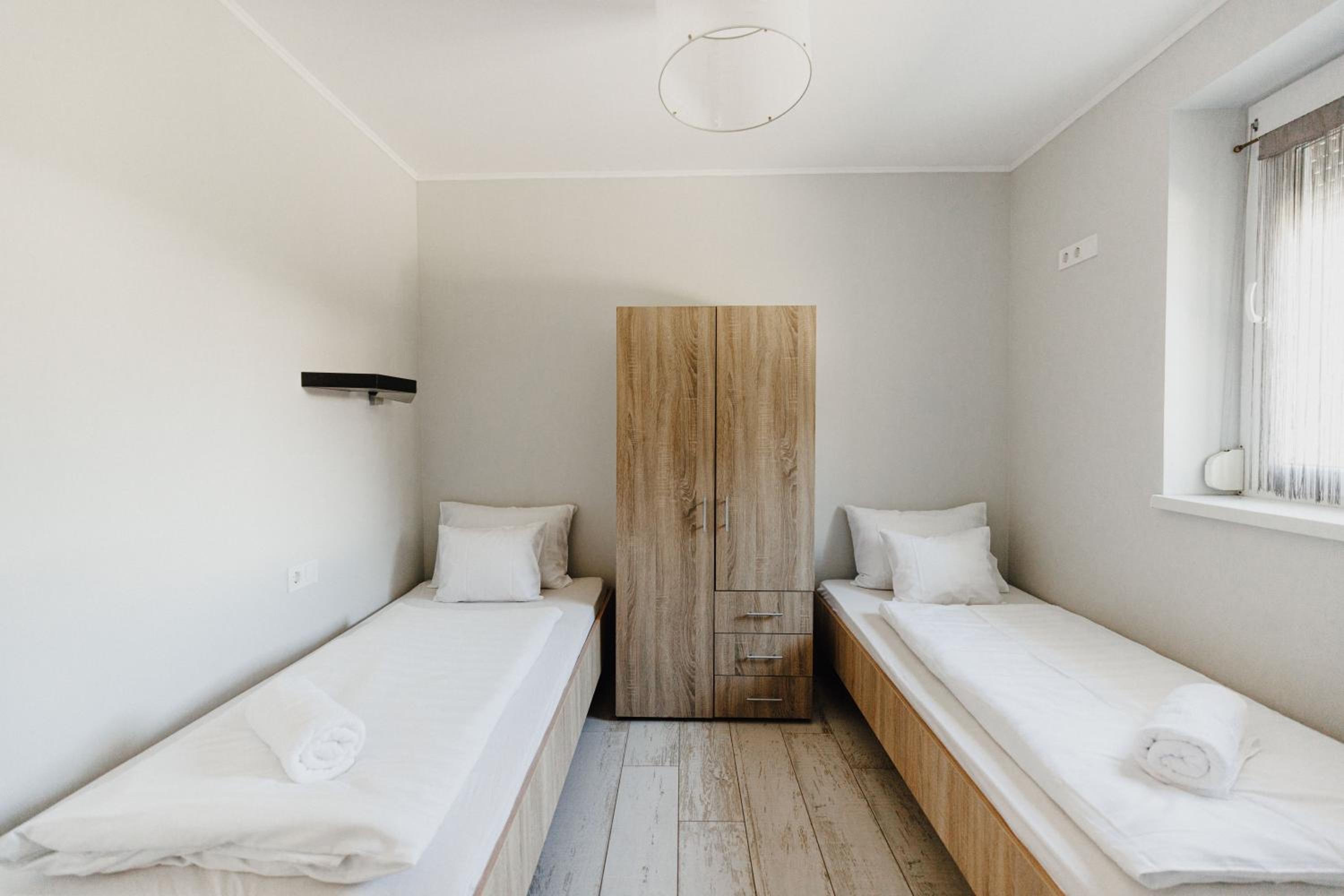 Apartment with Terrace - Photo 6