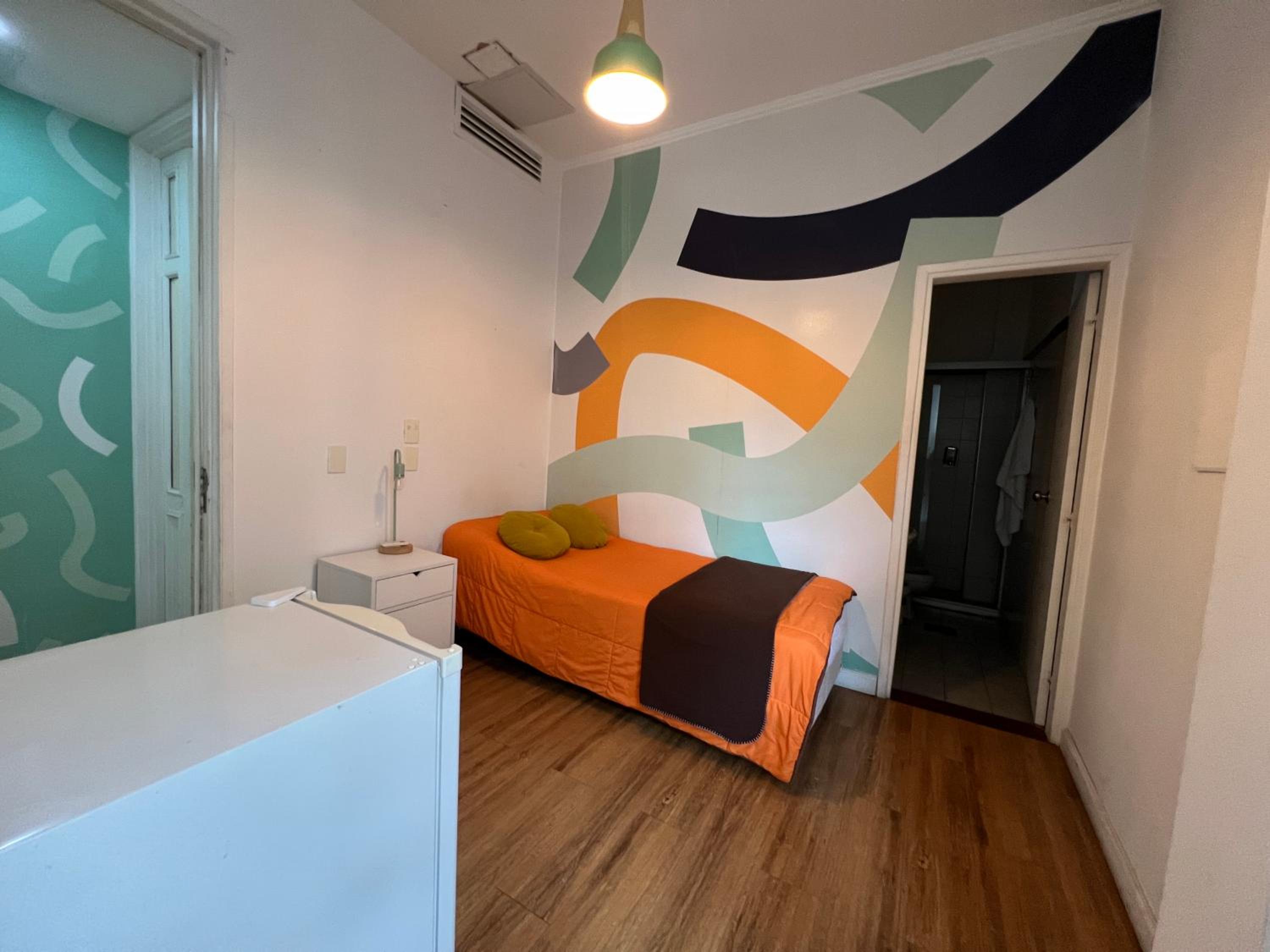 Single Room with Private Bathroom photo 1