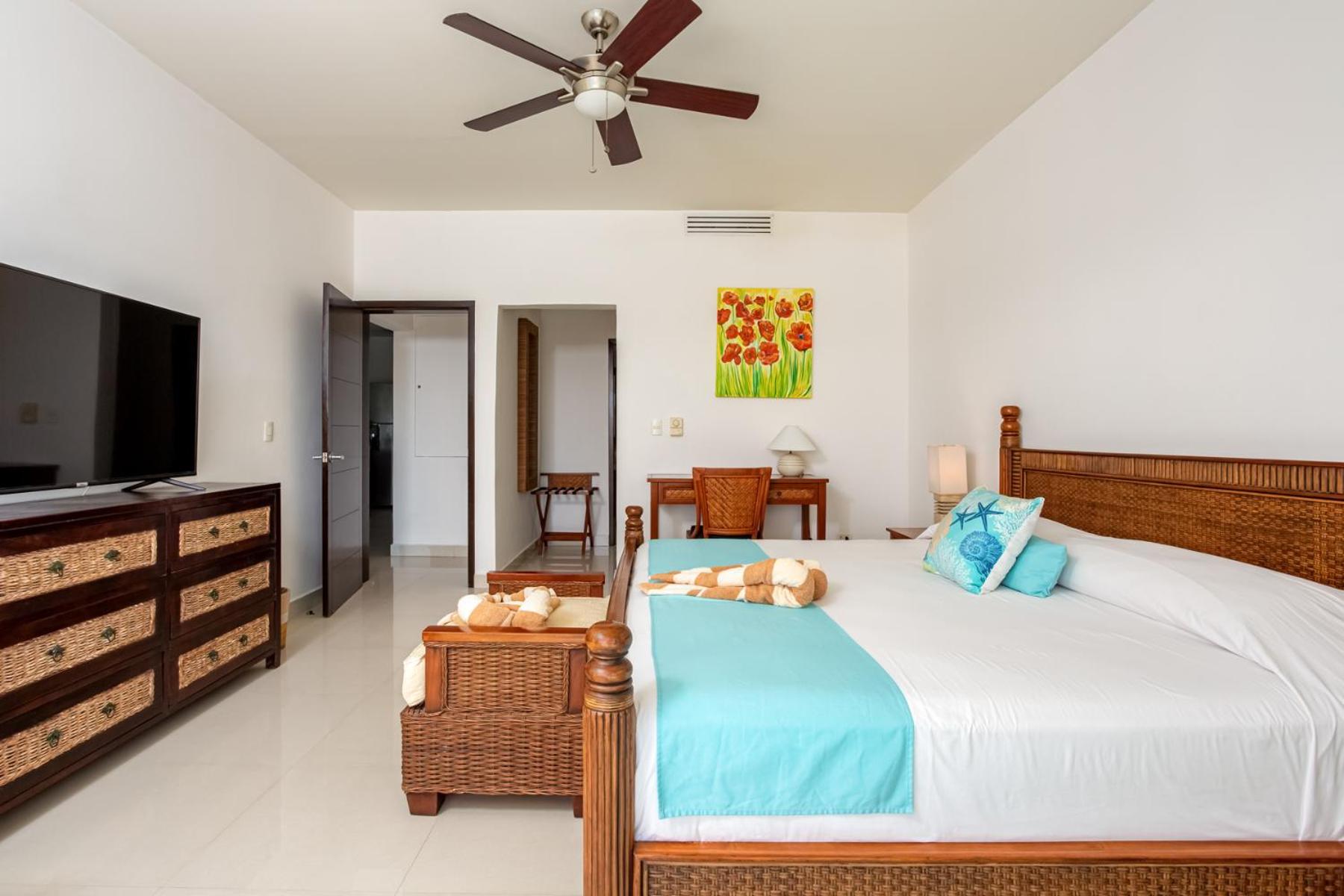 Three-Bedroom Apartment with Marina View