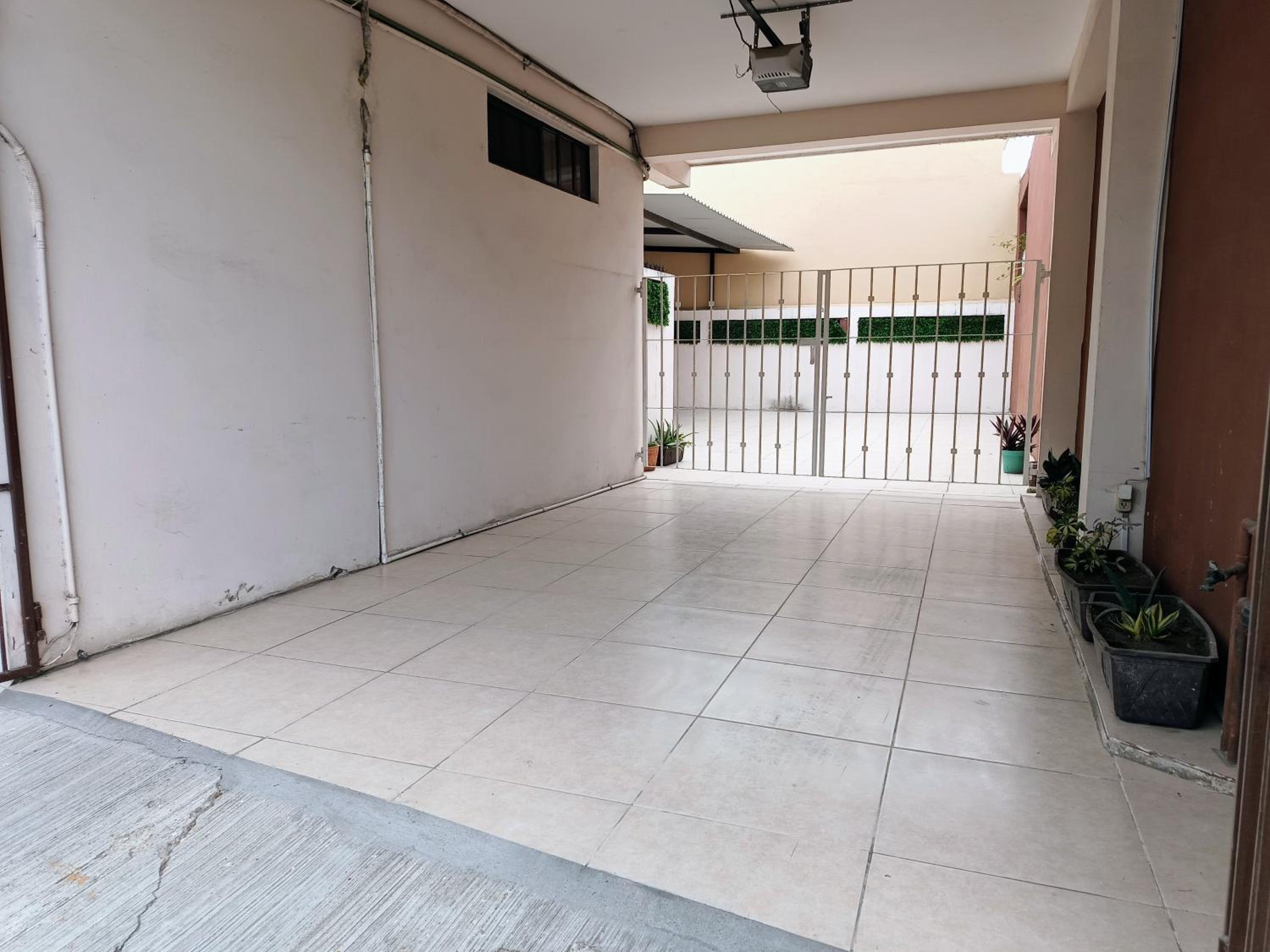 Apartment - Ground Floor photo 2