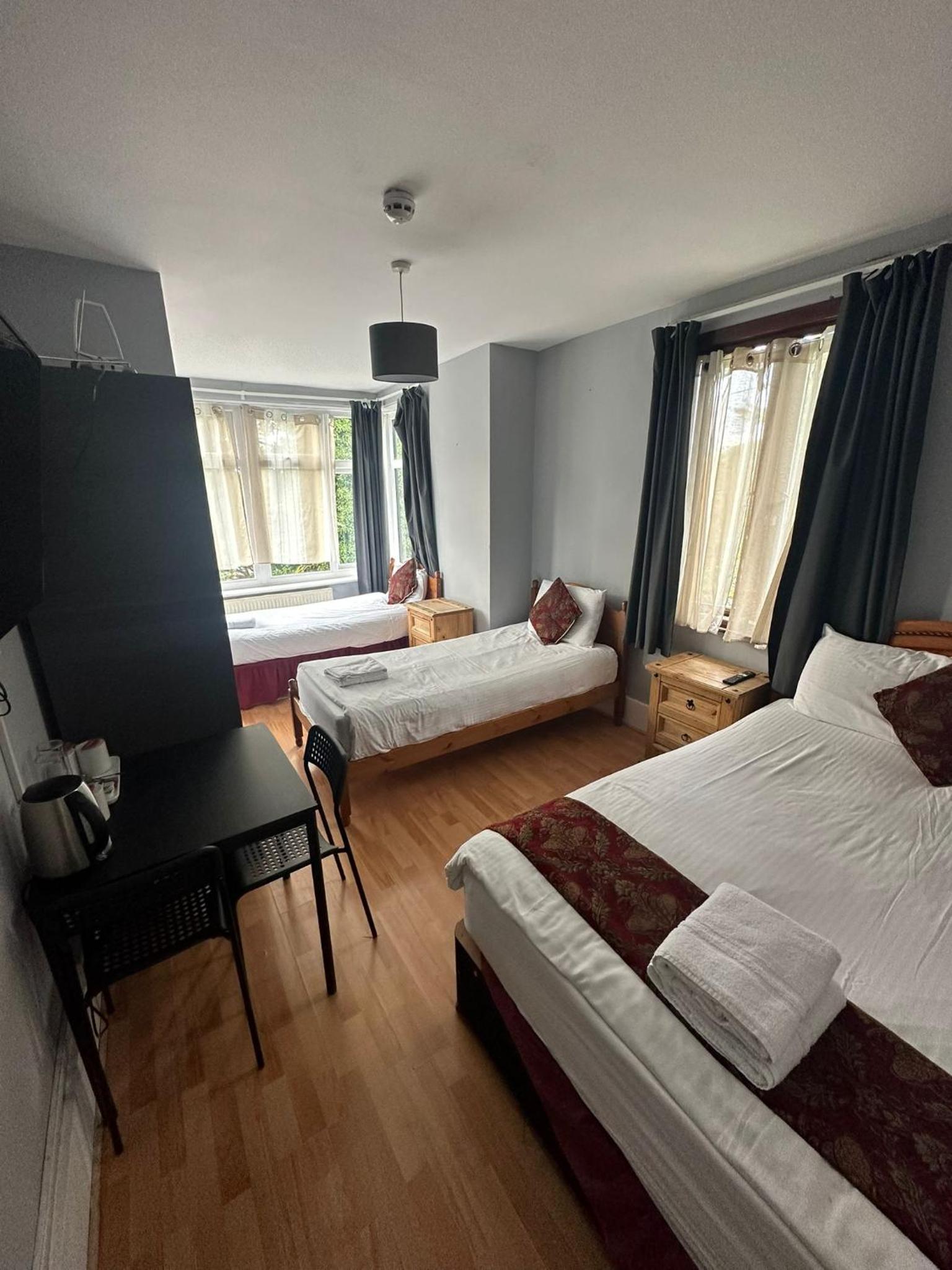 Quadruple Room - Photo 3