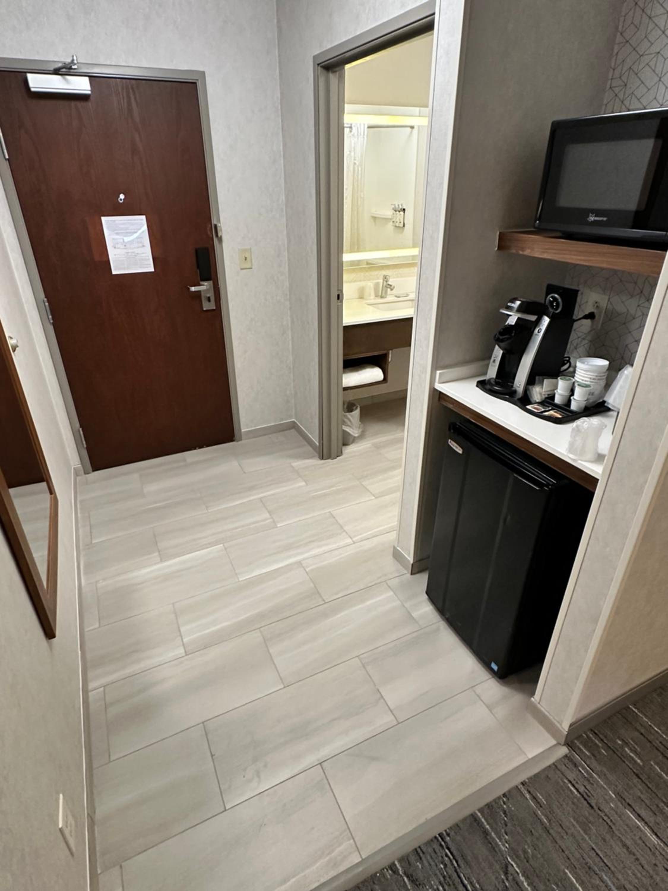 Standard King Room - Photo 3