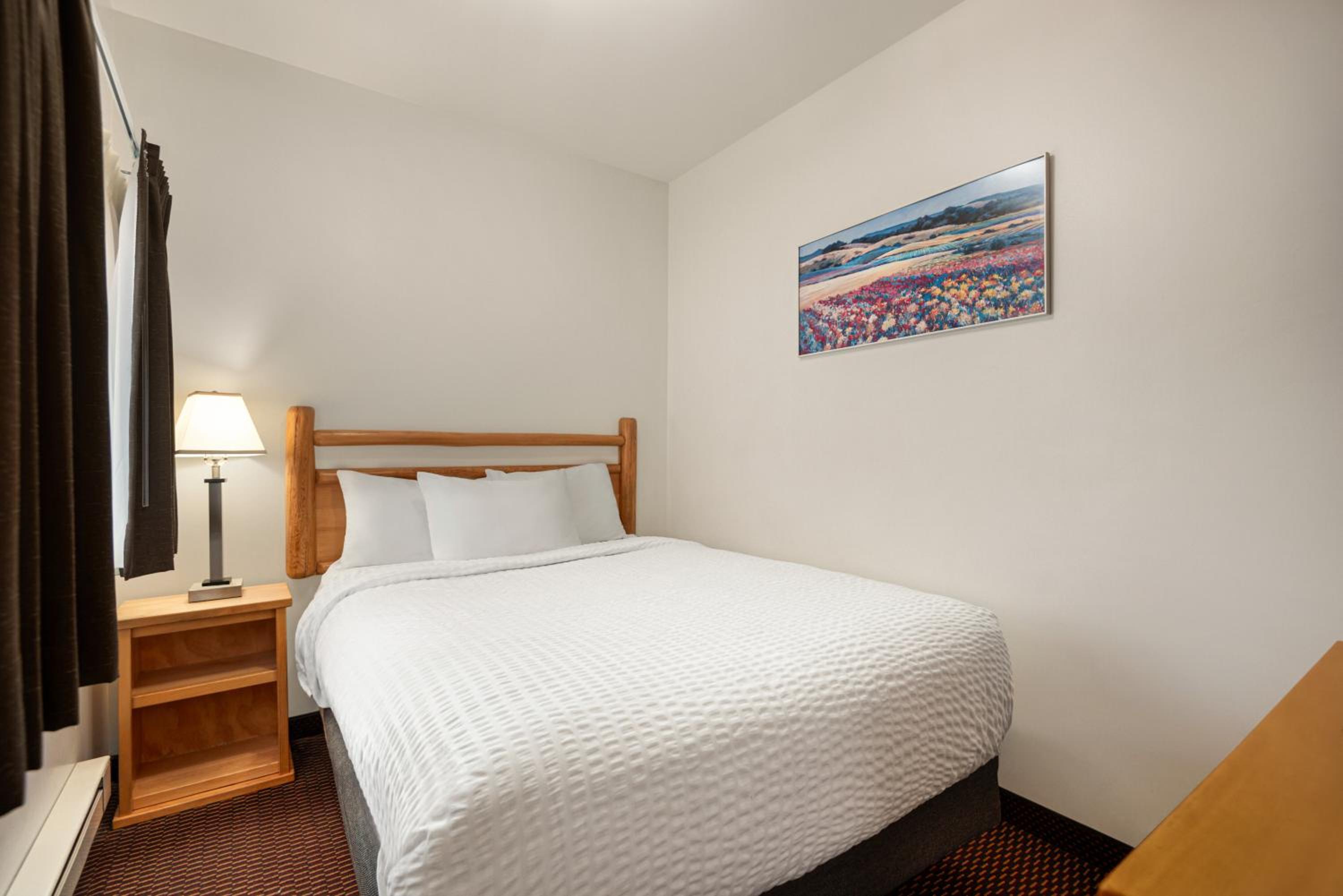 Two-Bedroom Suite - Photo 4
